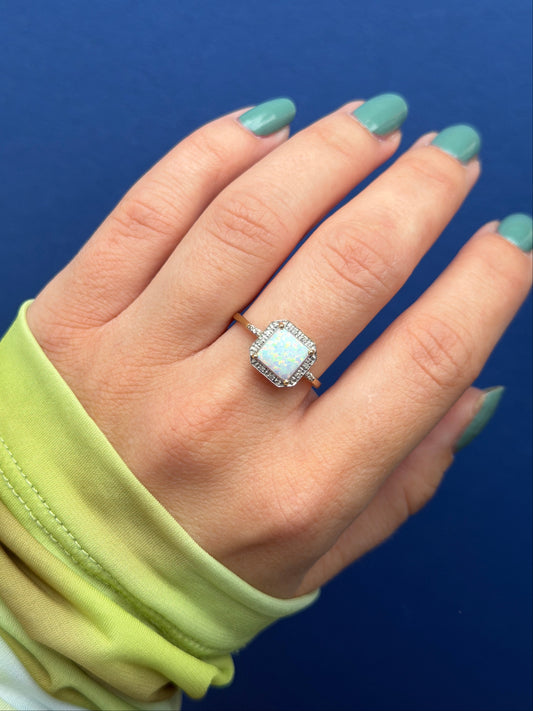 9ct opal & diamond ring