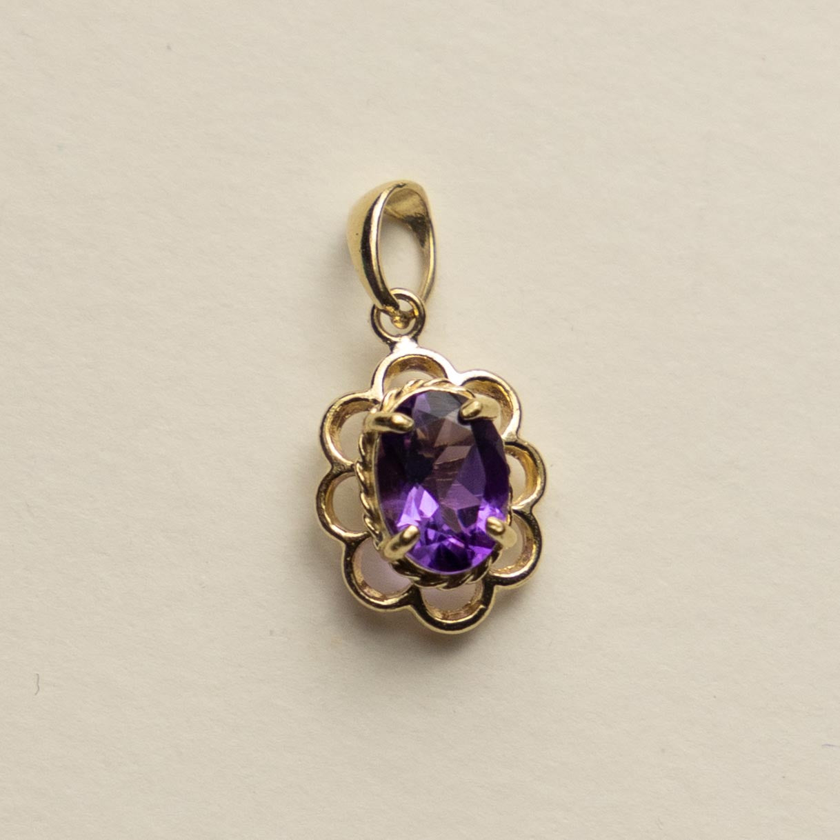 9ct amethist pendant