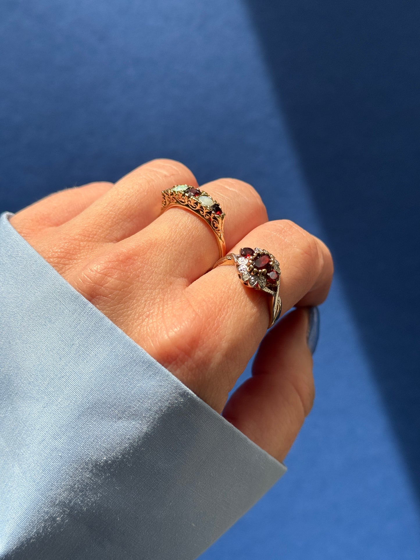 9ct garnet & diamond ring