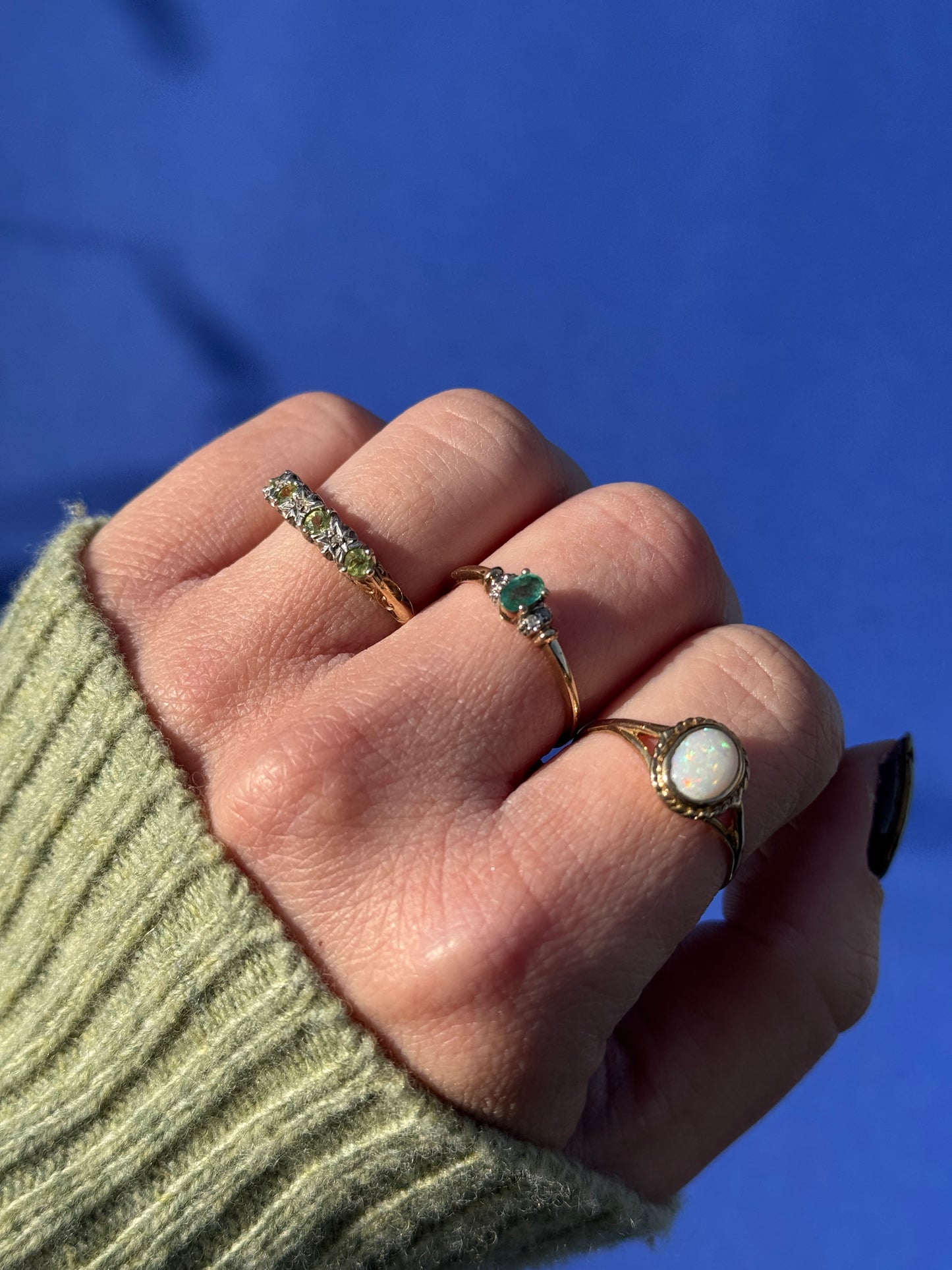 9 carat peridot and diamond ring