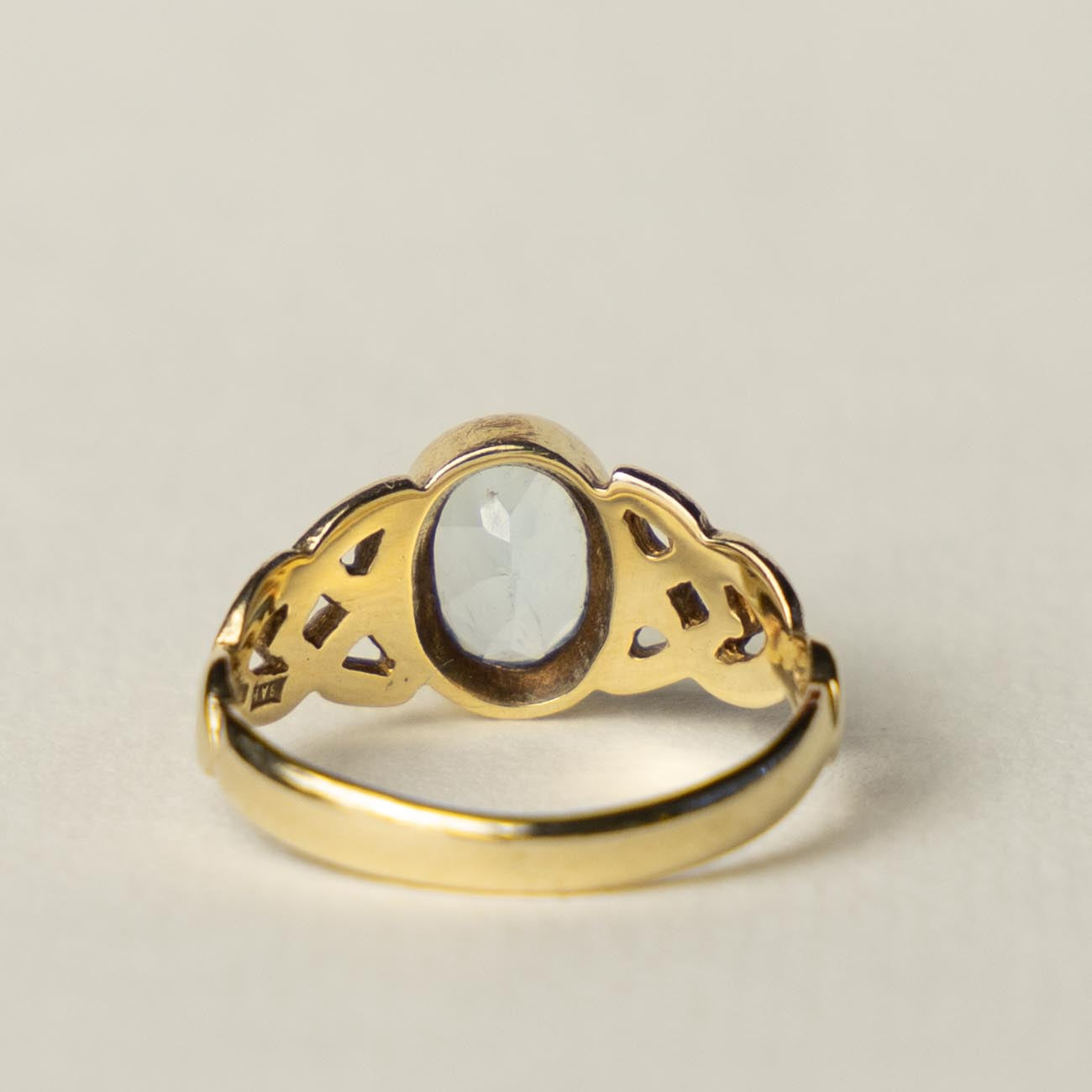 9ct aquamarine bezel set
