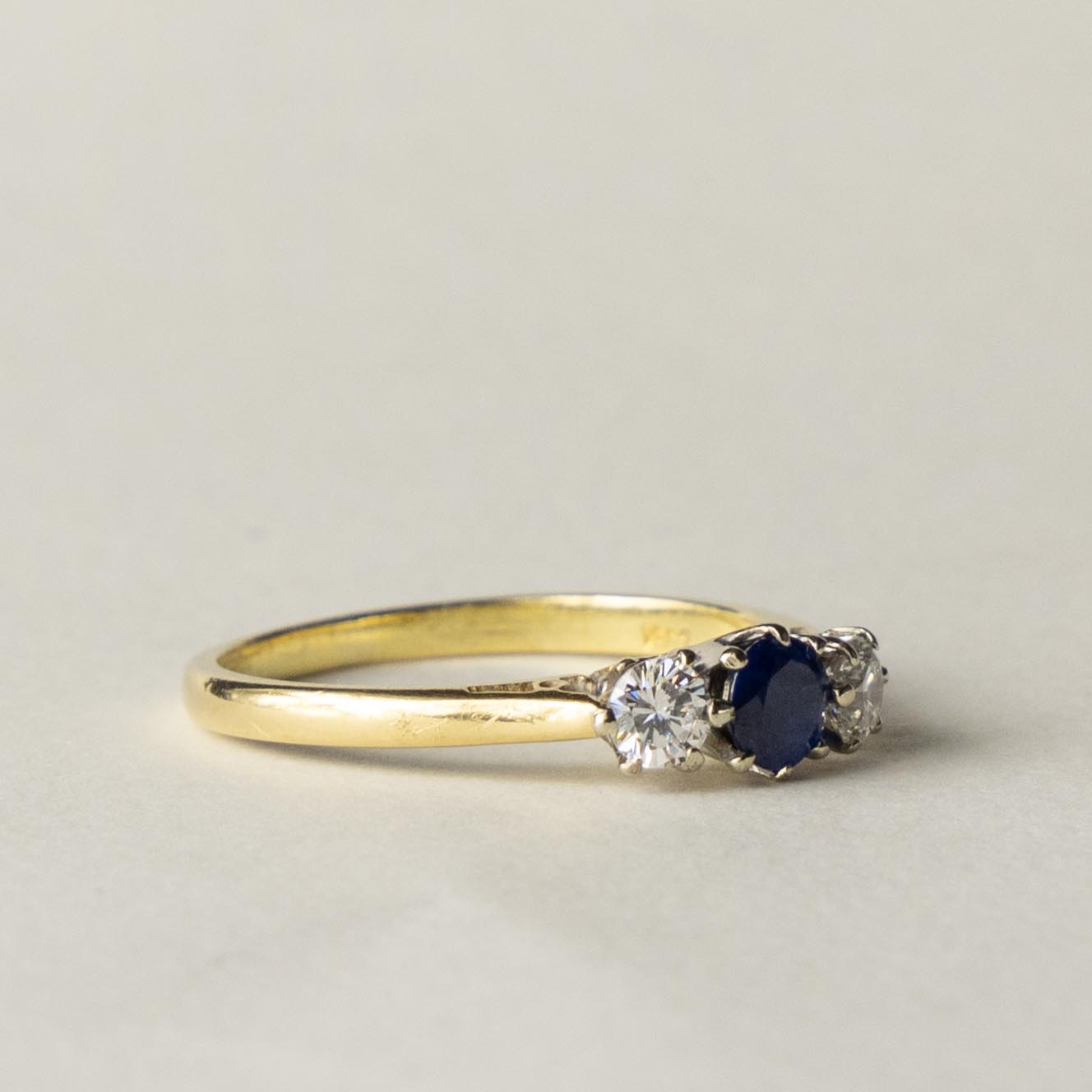18ct sapphire & diamond trilogy