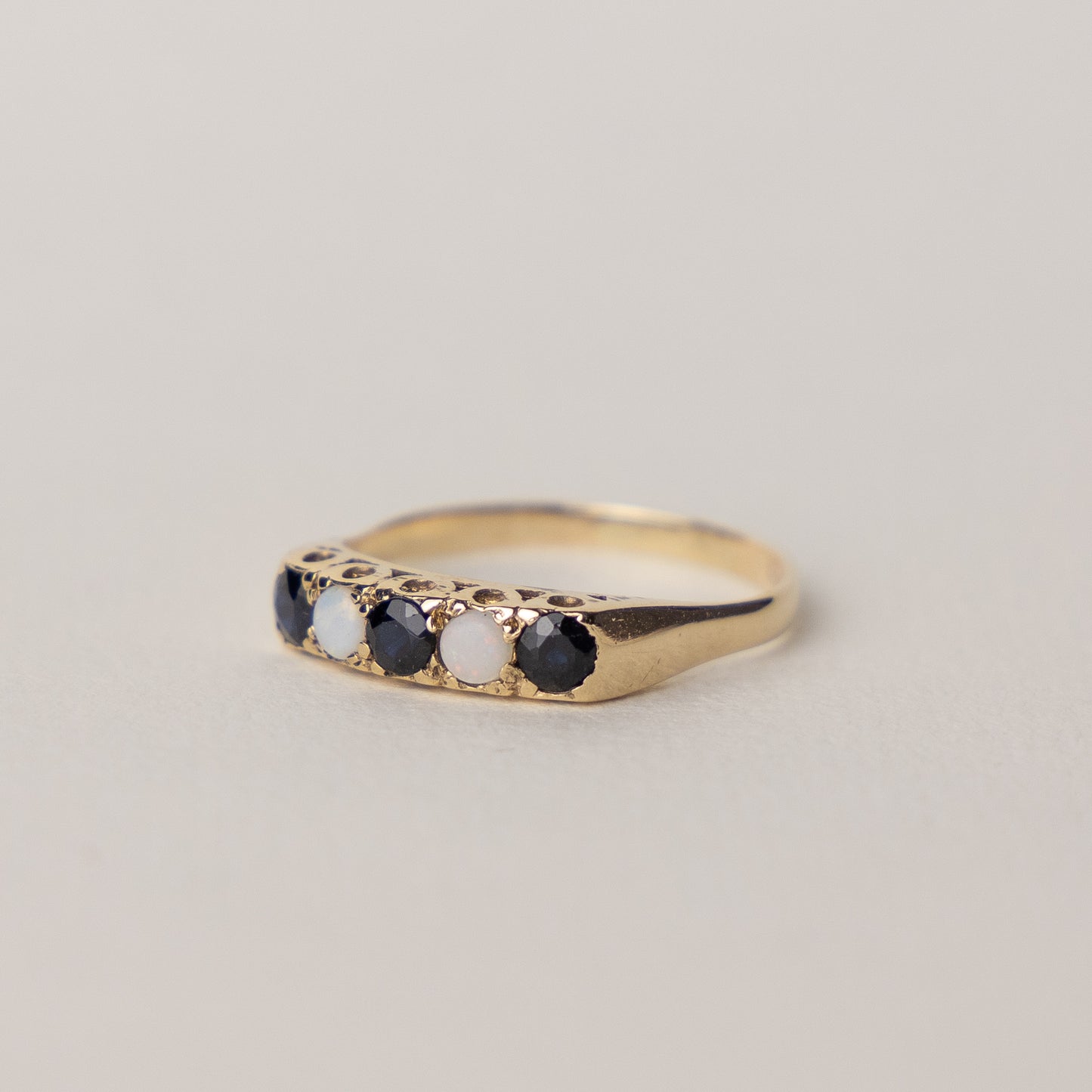 9 carat gold opal sapphire cabochon ring