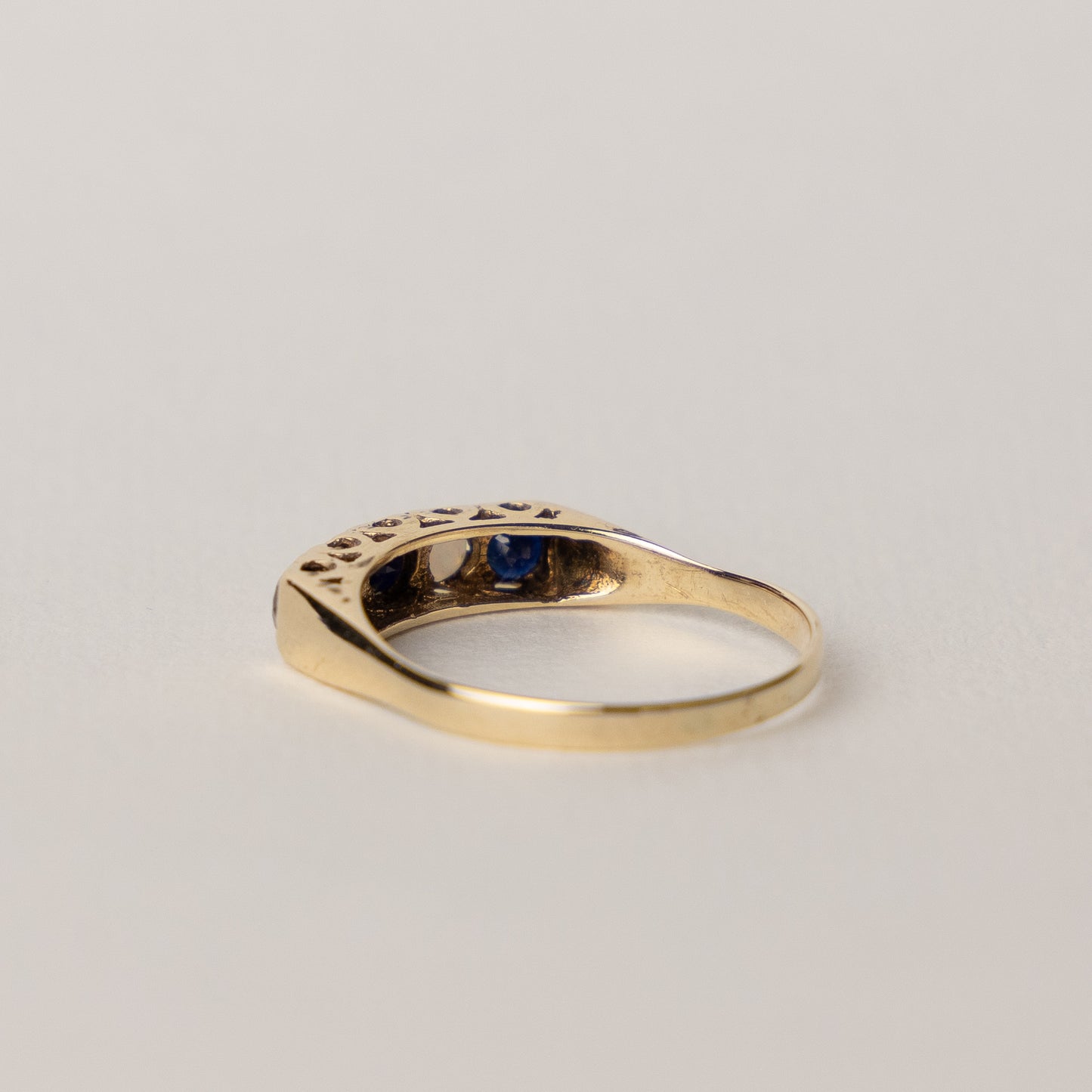 9 carat gold opal sapphire cabochon ring