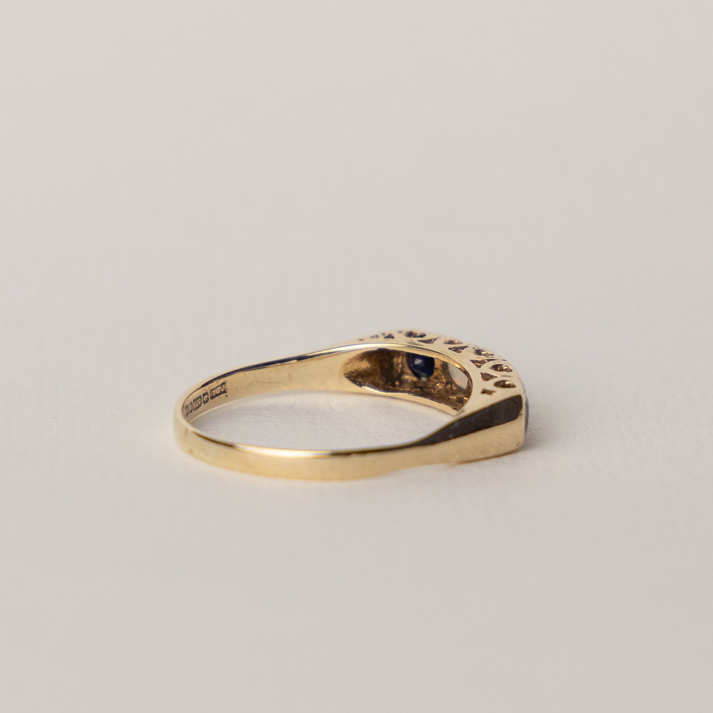9 carat gold opal sapphire cabochon ring