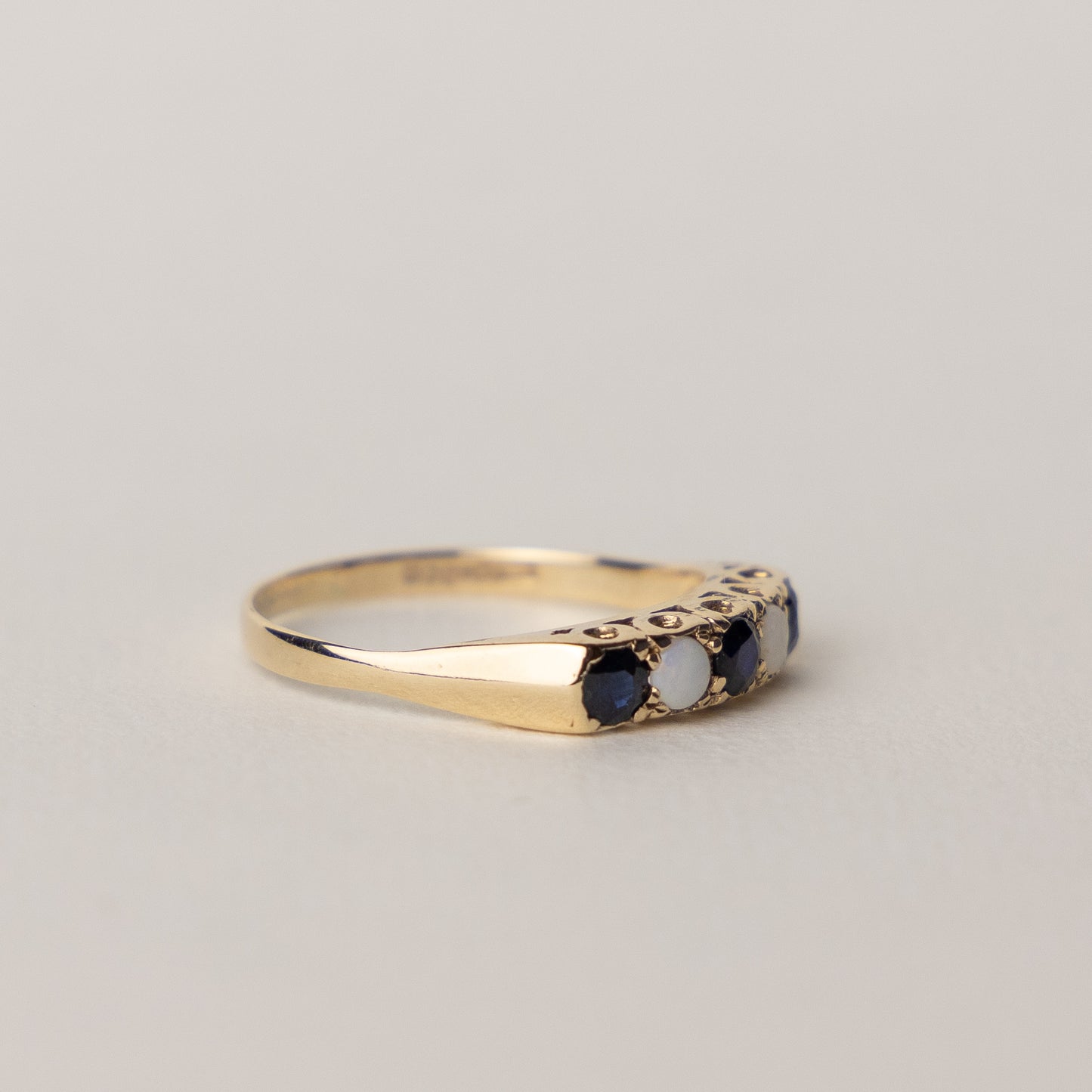 9 carat gold opal sapphire cabochon ring