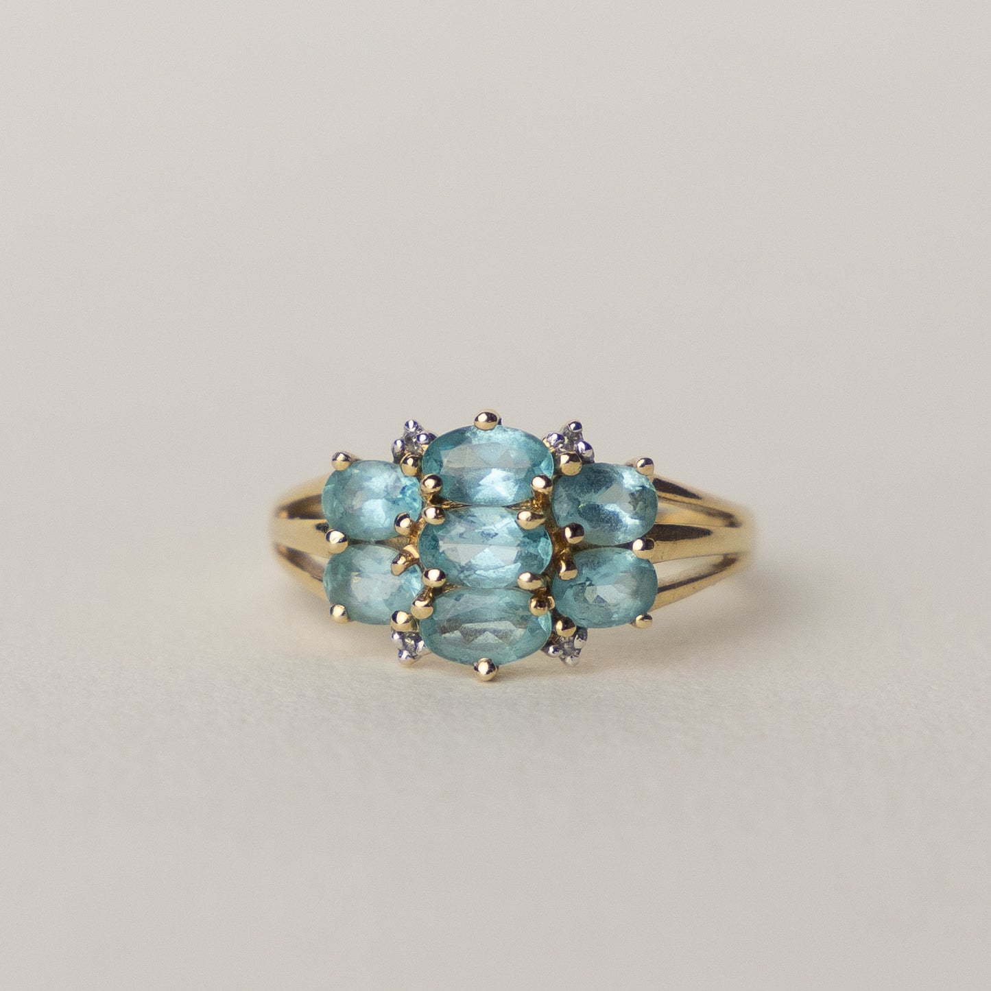 9 carat gold topaz diamond ring