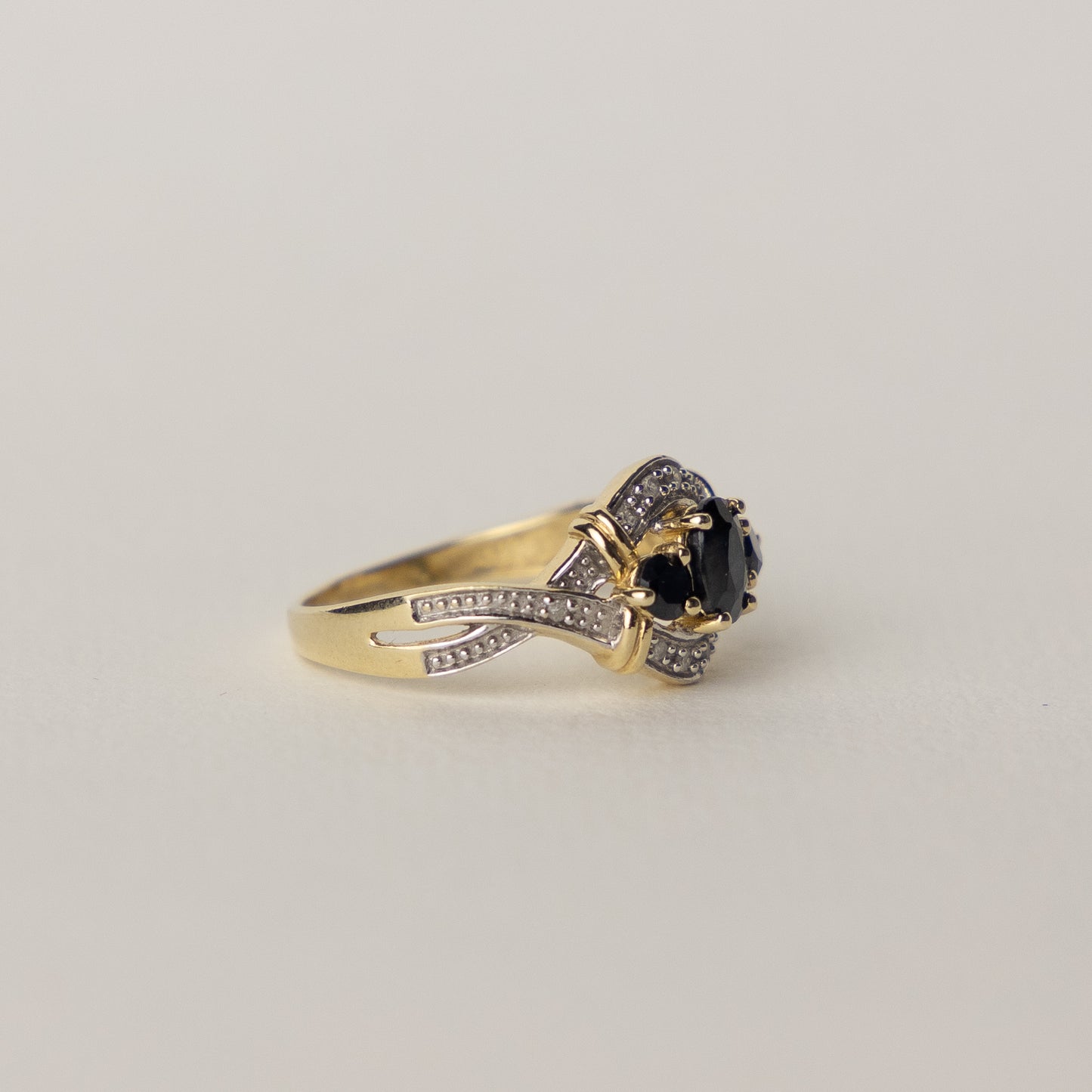 9 carat gold sapphire diamond ring