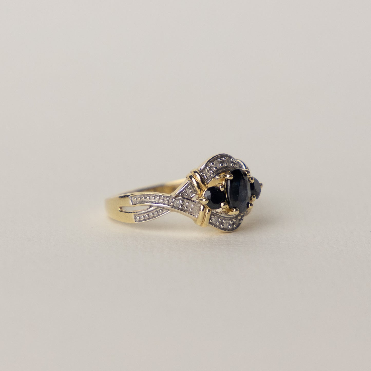 9 carat gold sapphire diamond ring