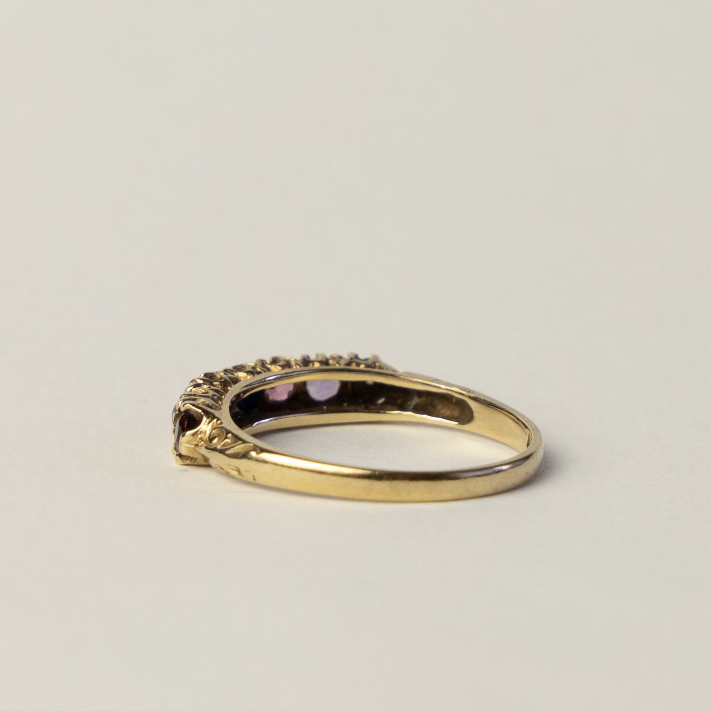 9 carat DARLING ring with gemstones