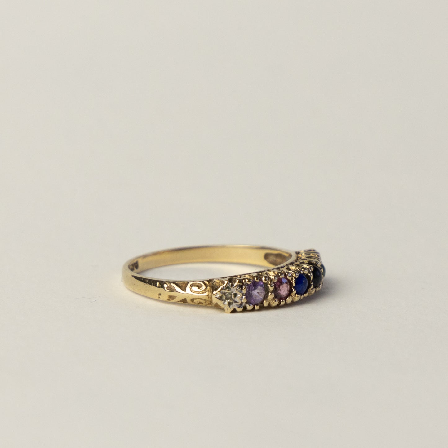 9 carat DARLING ring with gemstones