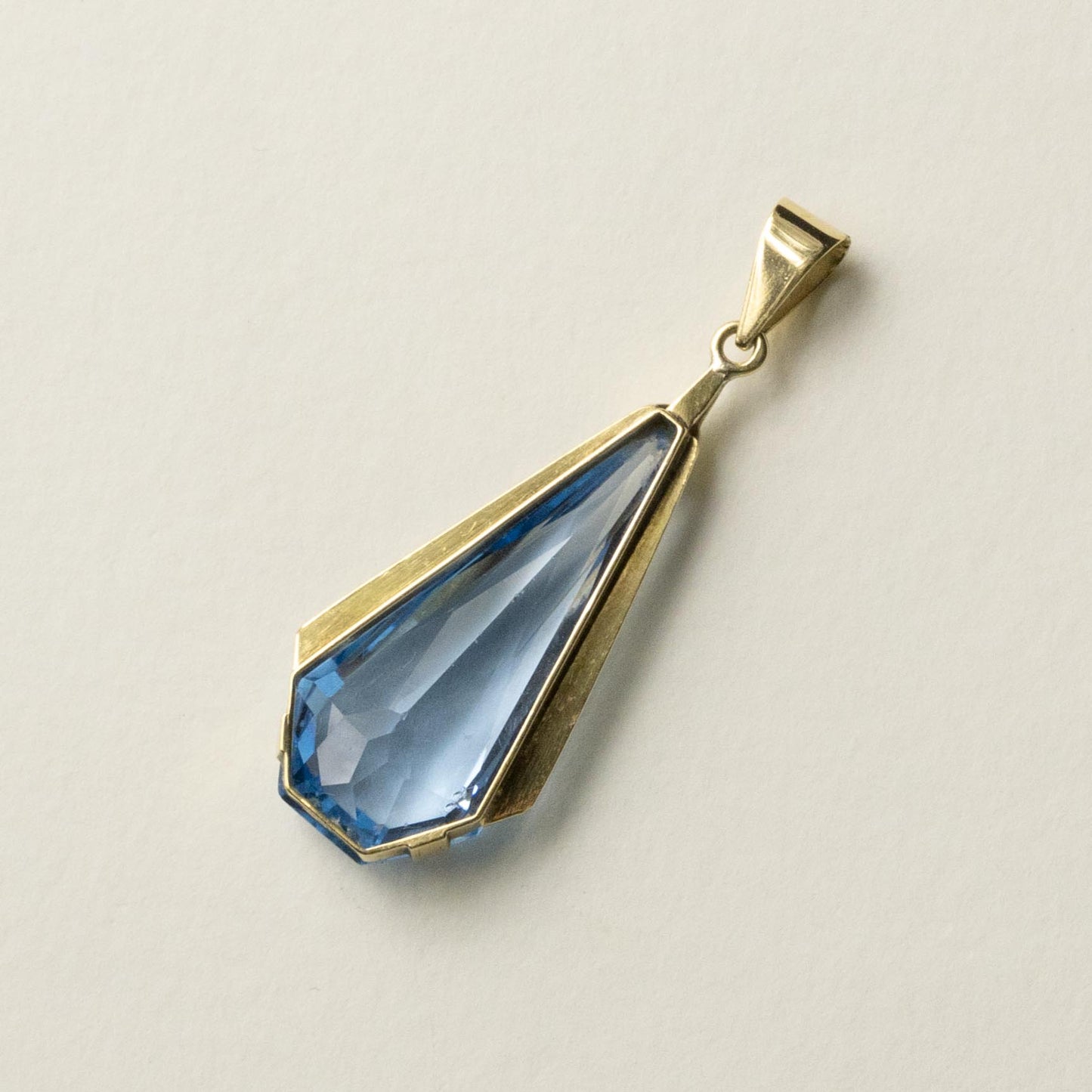 14ct blue topaz Art Deco pendant