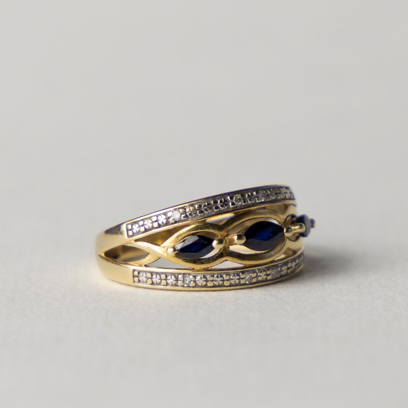 9ct sapphire & diamond band ring