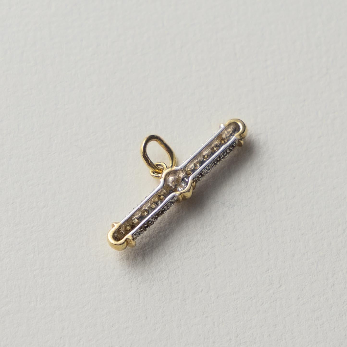 9ct t-bar diamond pendant
