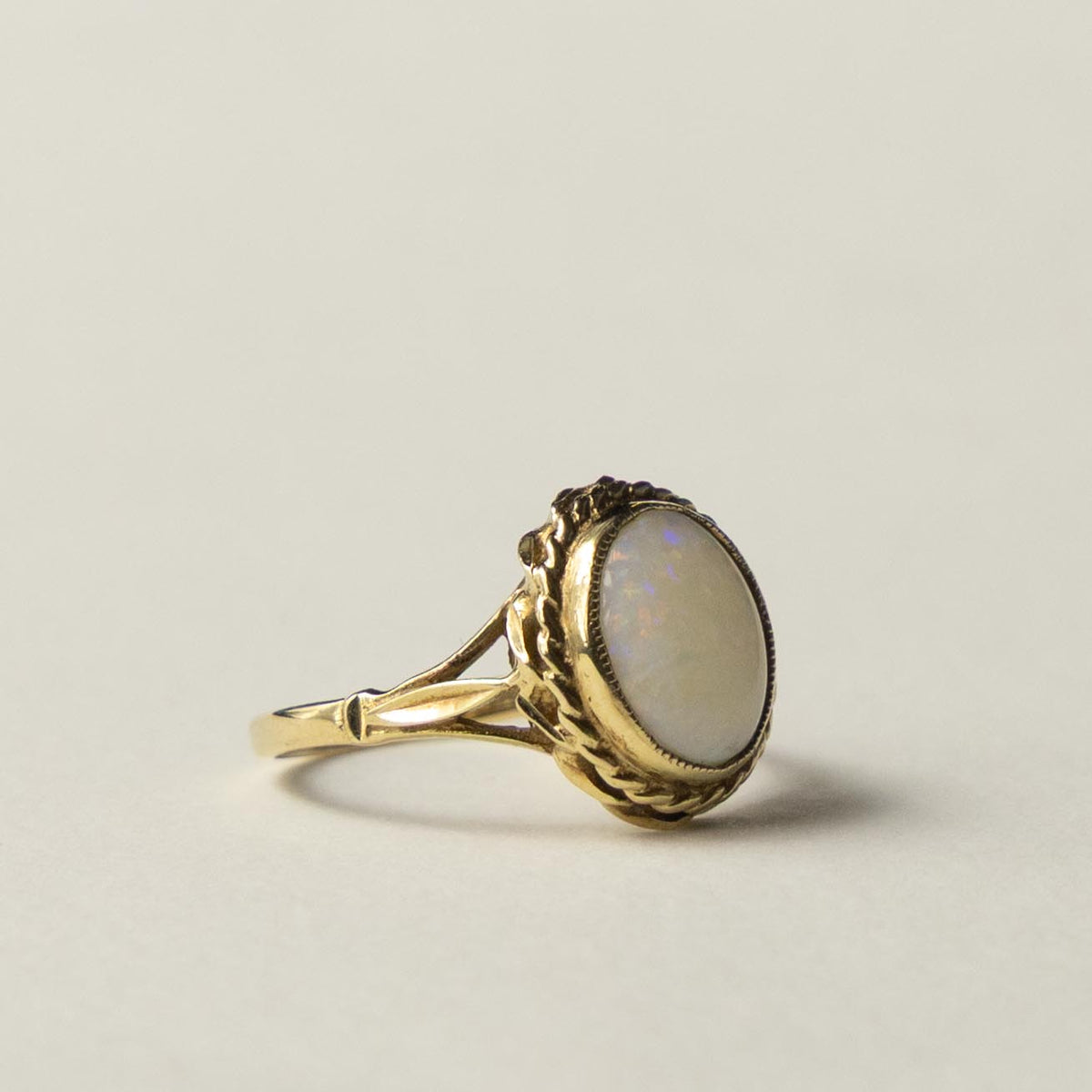9ct opal solitaire ring