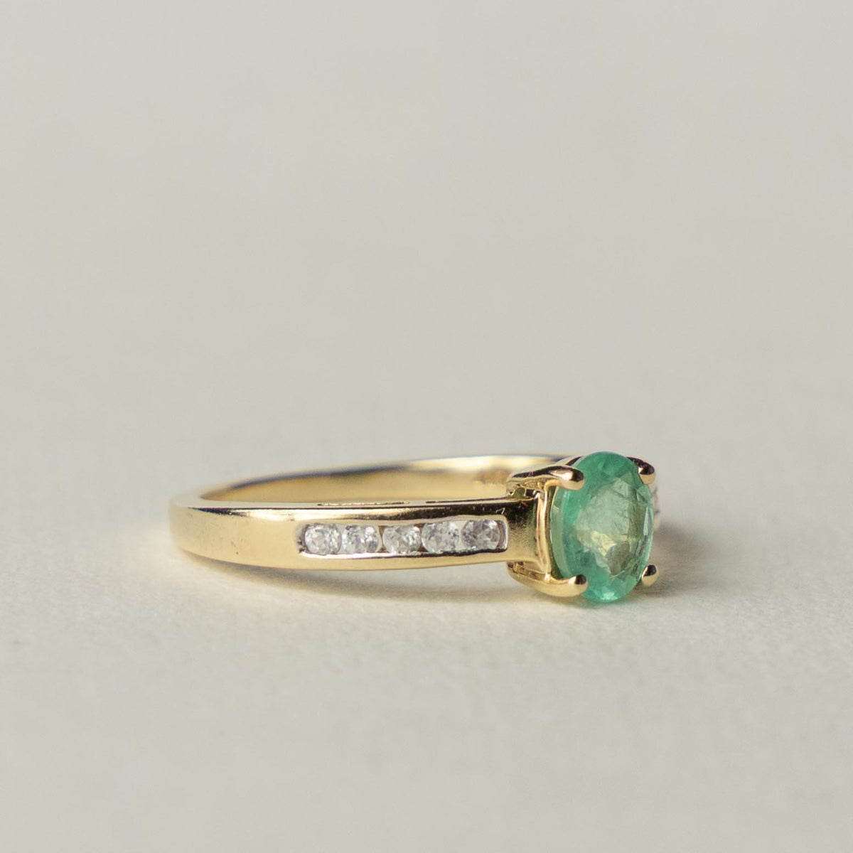 10ct emerald & diamond ring