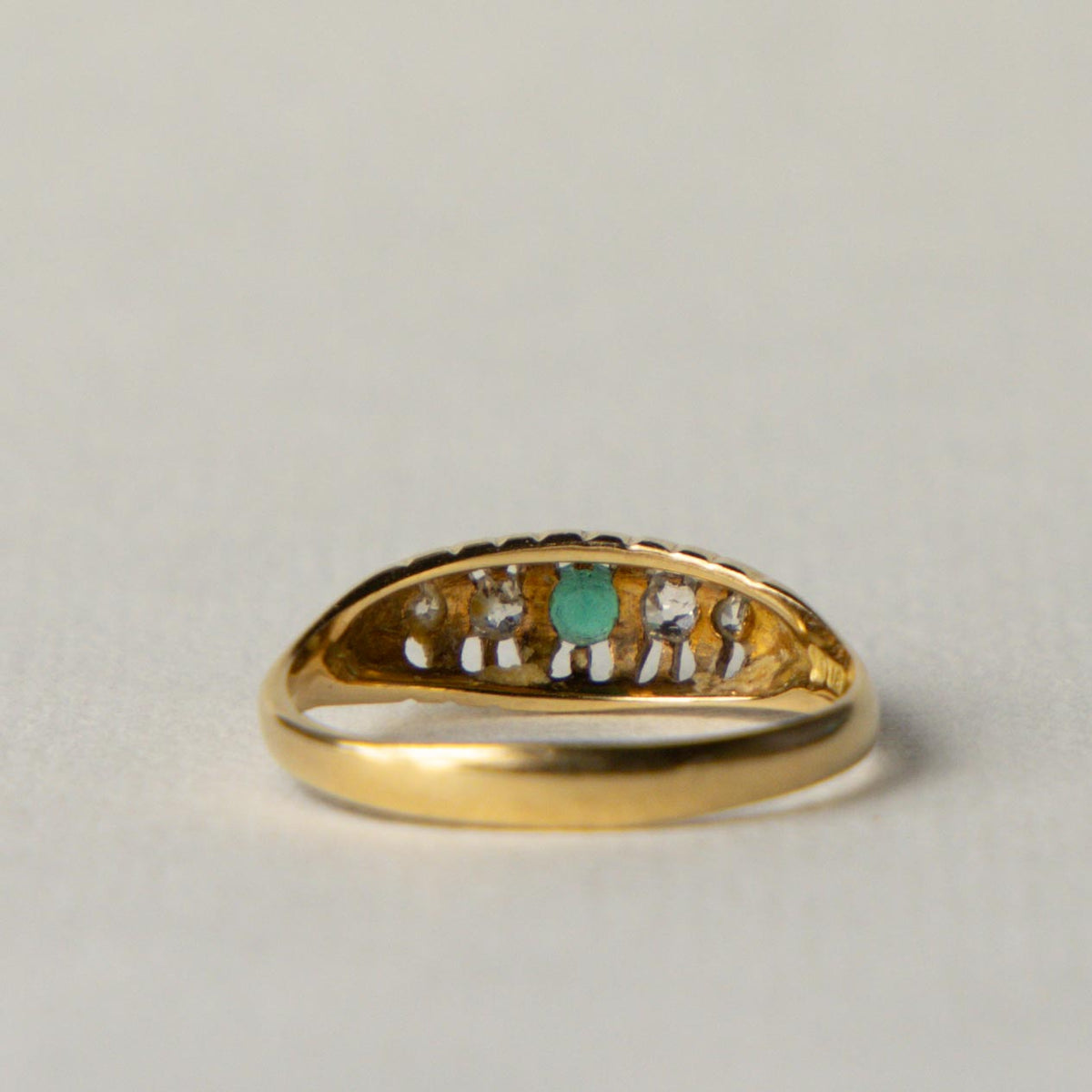 Edwardian 18ct emerald & diamond boat ring