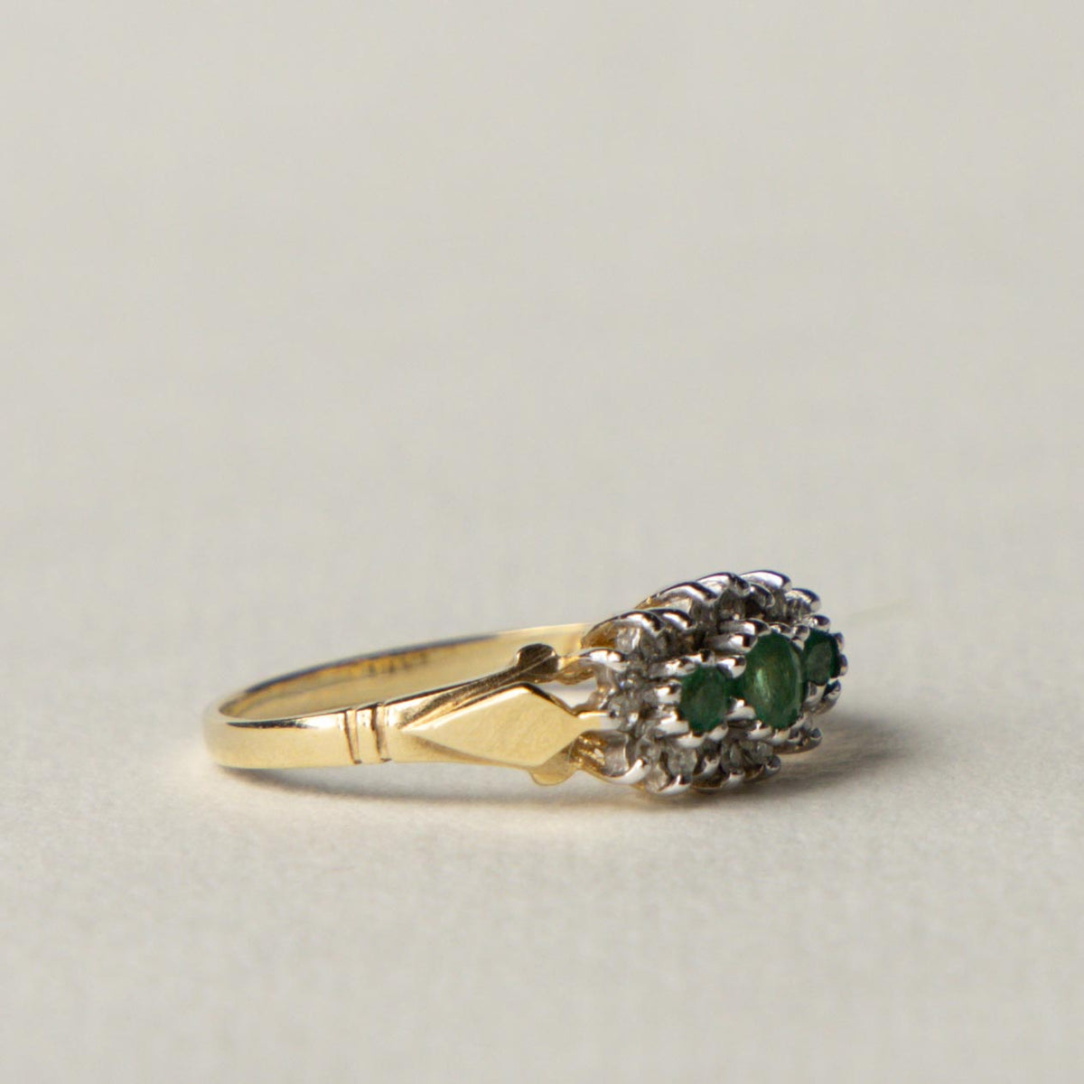 9ct emerald & diamond trilogy cluster