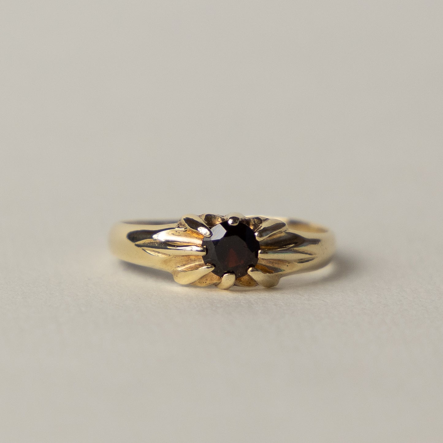 9 carat garnet solitaire ring
