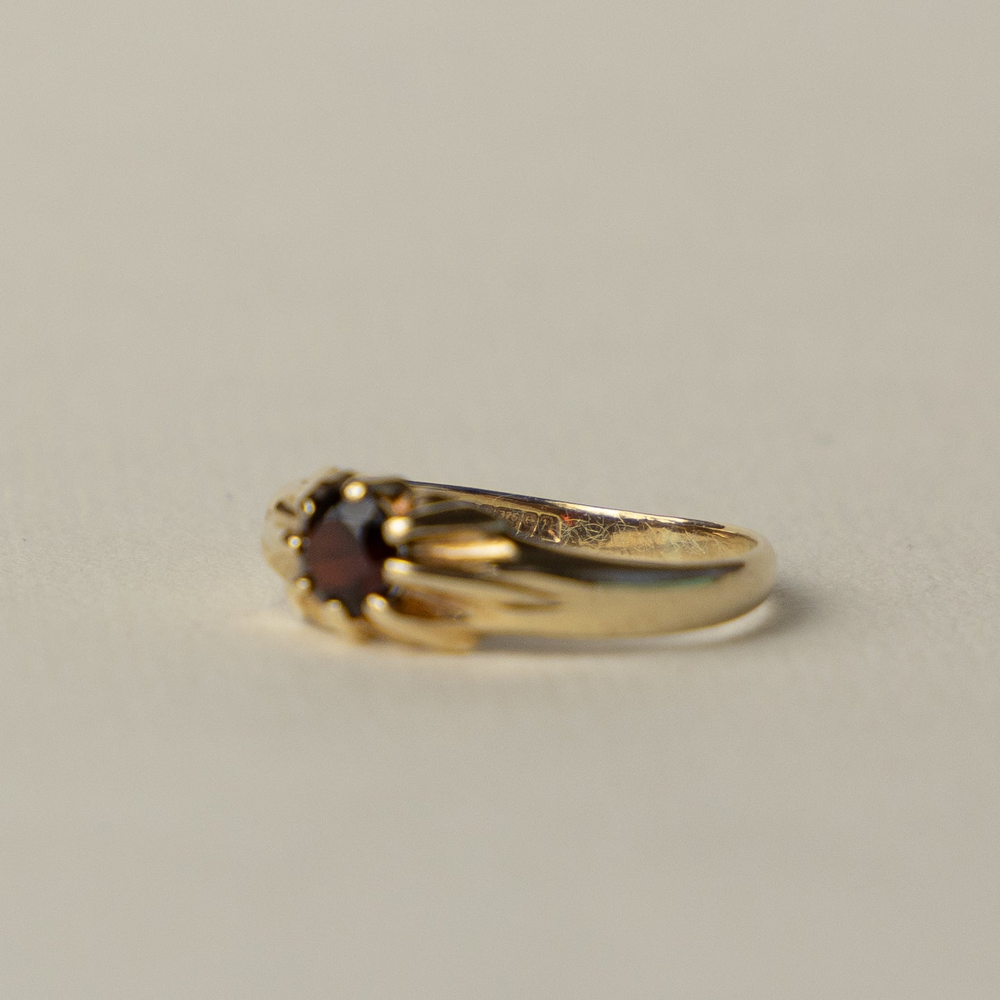 9 carat garnet solitaire ring