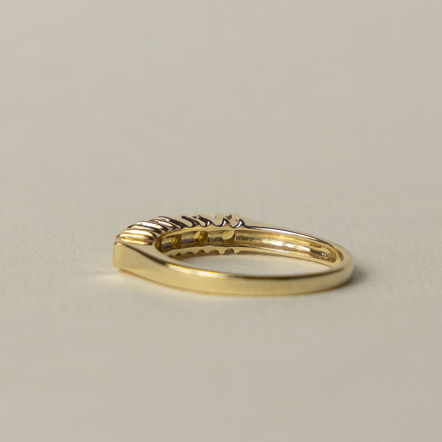 9 carat yellow topaz row ring
