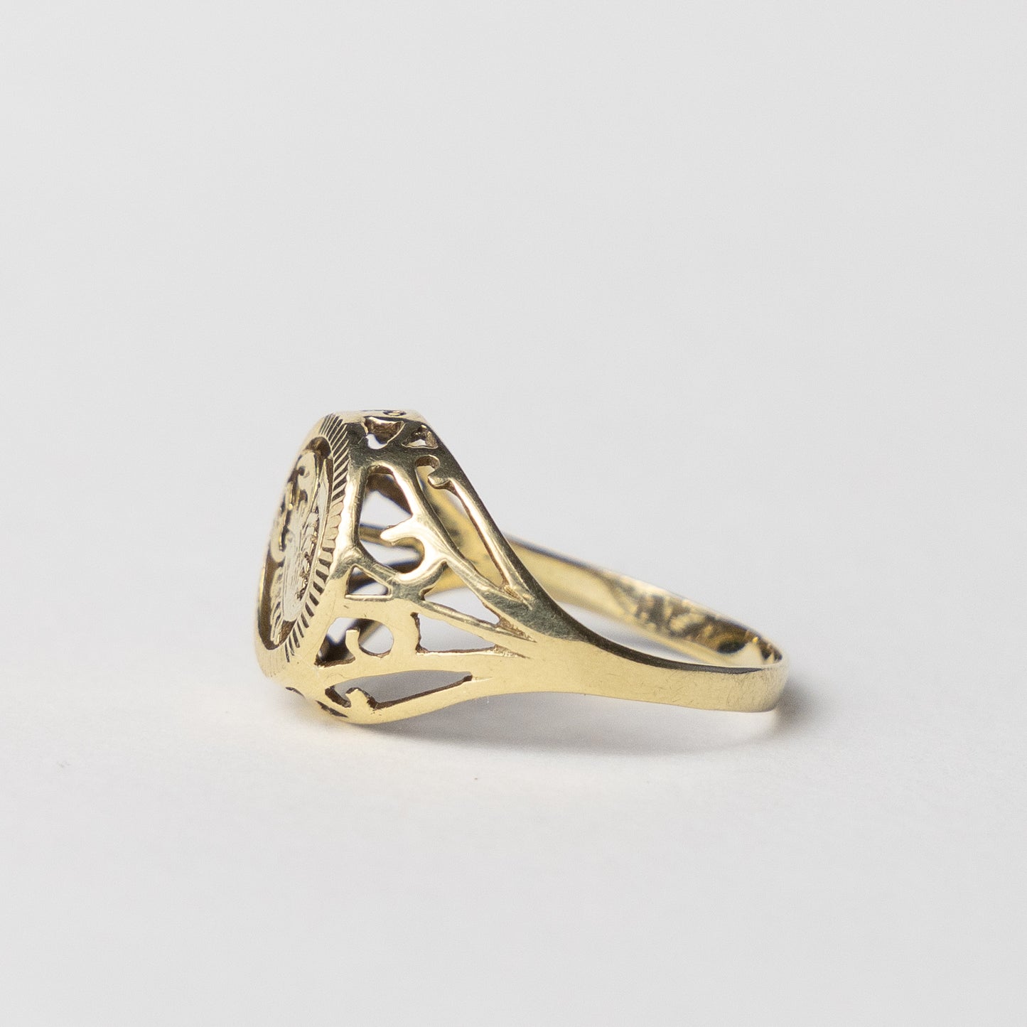 14 carat gold scorpio zodiac sign ring