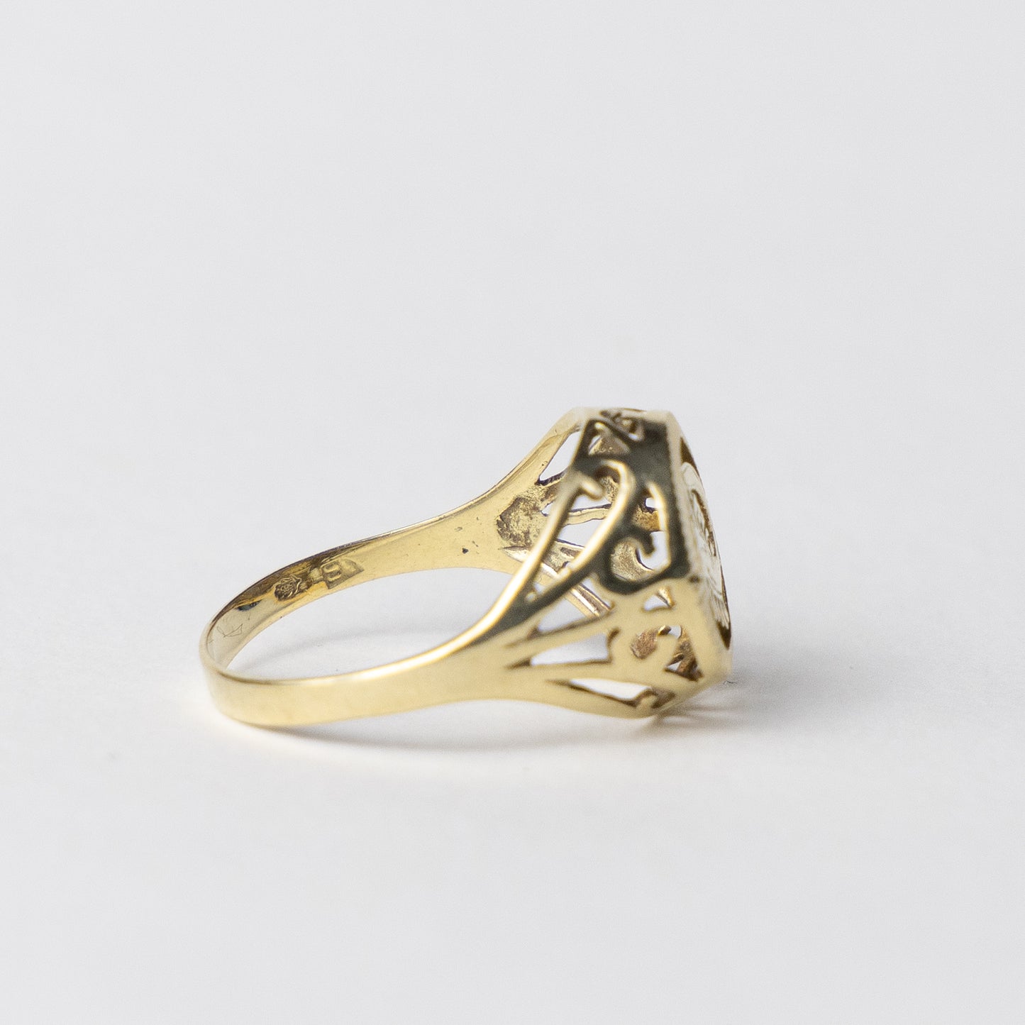 14 carat gold scorpio zodiac sign ring