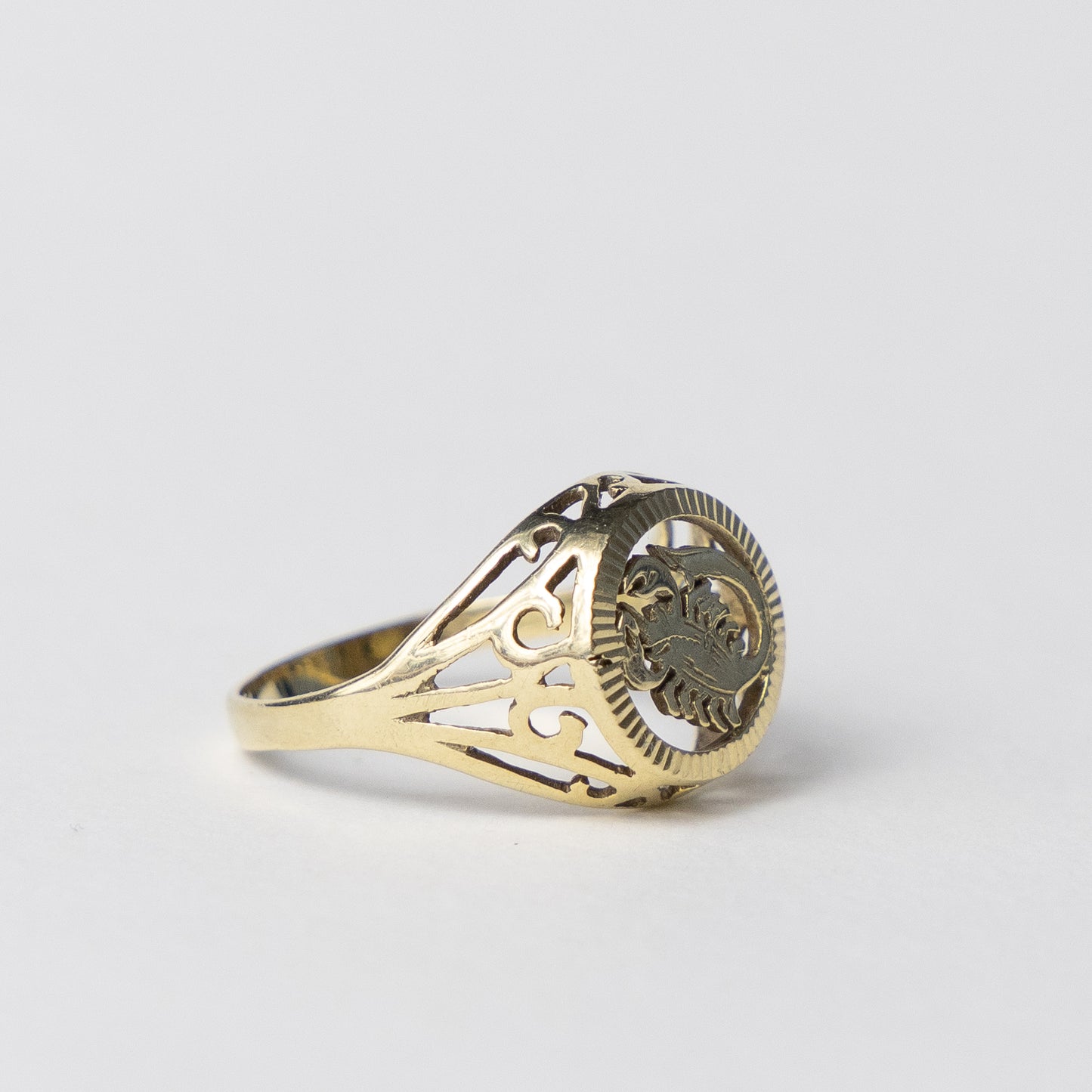 14 carat gold scorpio zodiac sign ring