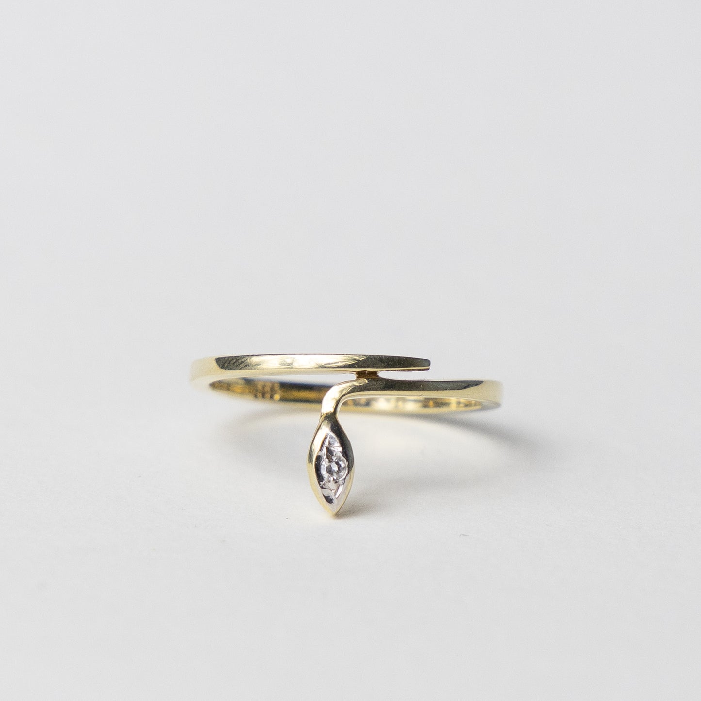 14 carat gold snake ring with diamond