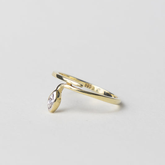 14 carat gold snake ring with diamond