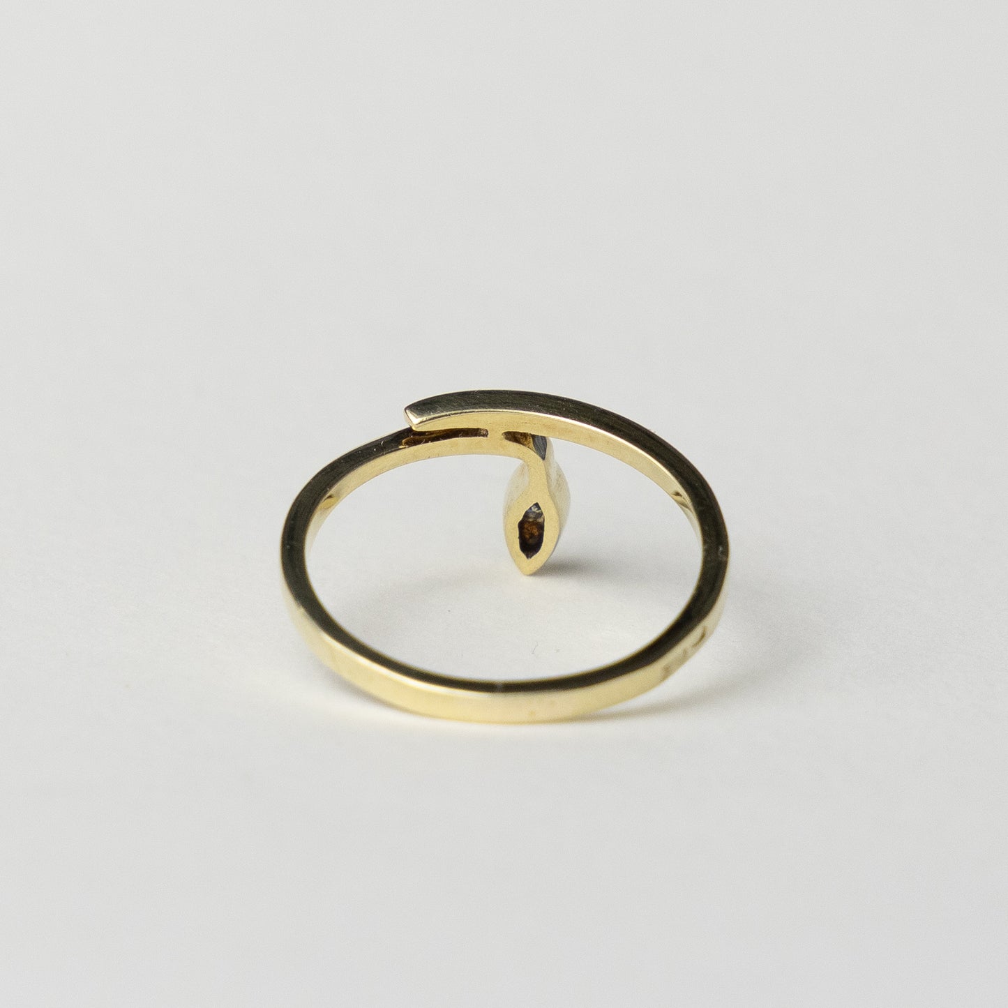 14 carat gold snake ring with diamond