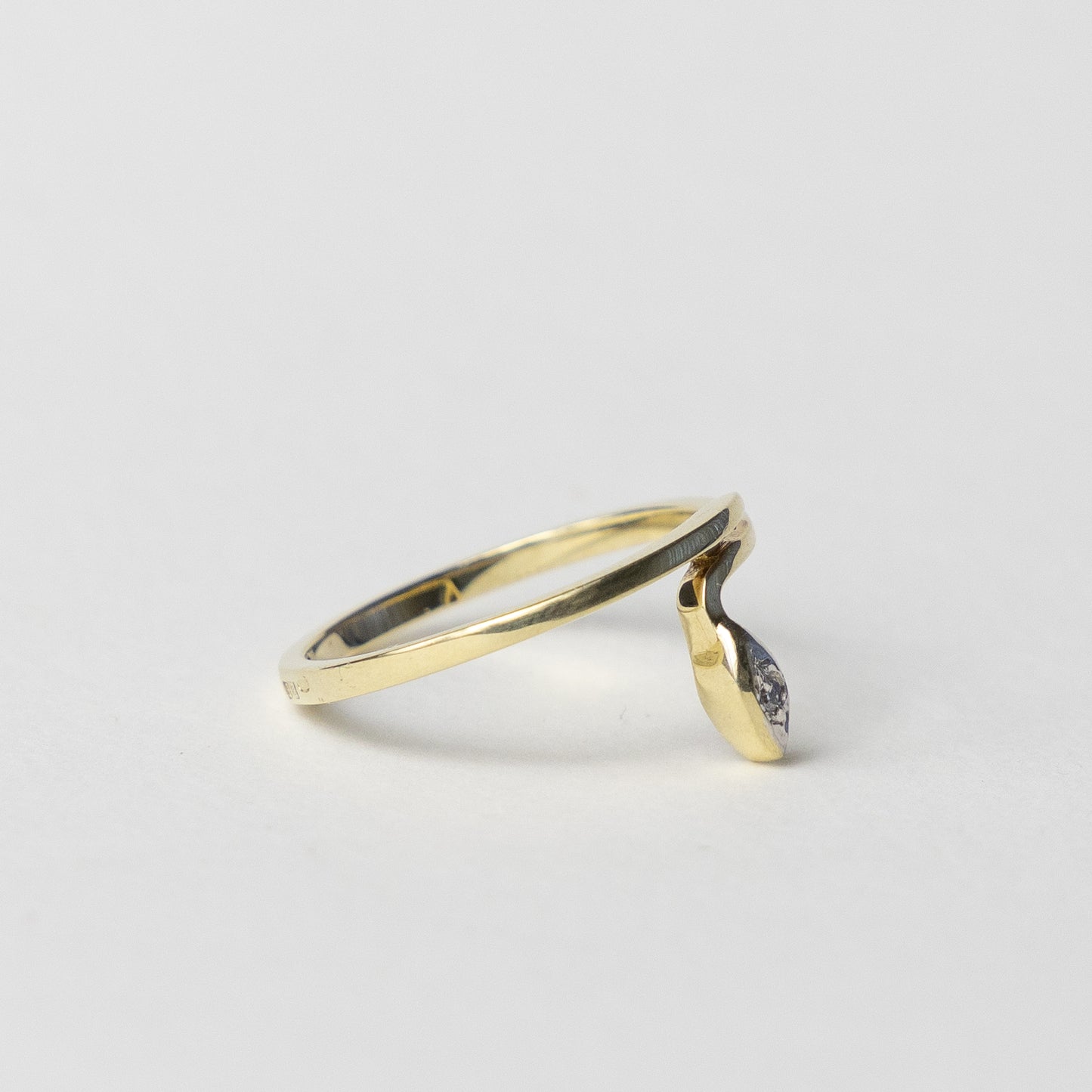 14 carat gold snake ring with diamond