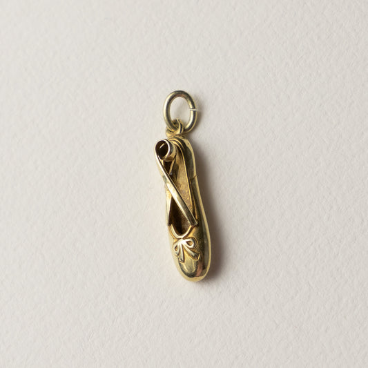 14 carat gold ballerina shoe pendant