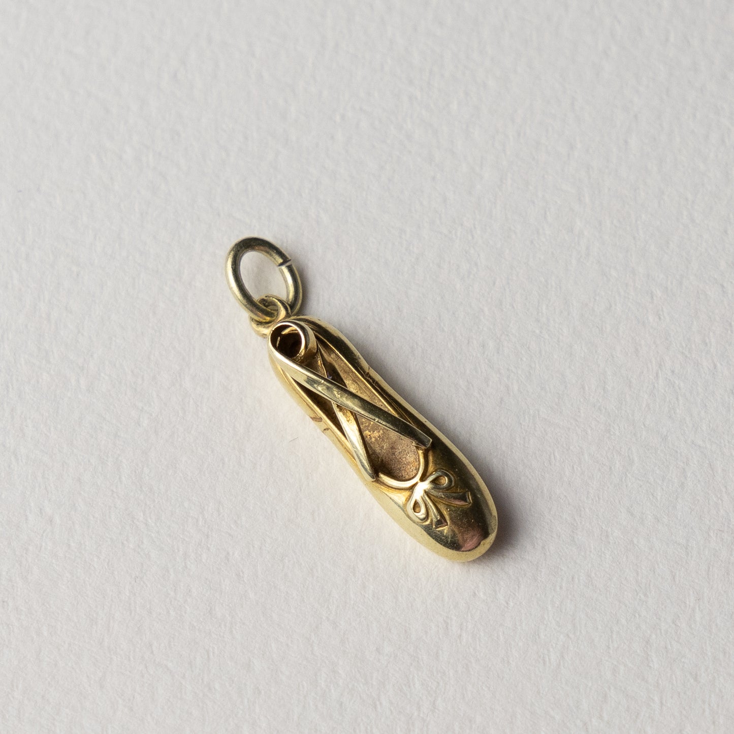 14 carat gold ballerina shoe pendant
