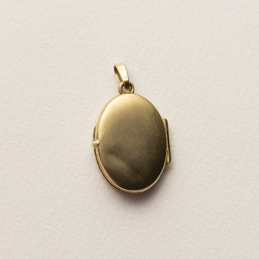8 carat gold locket pendant