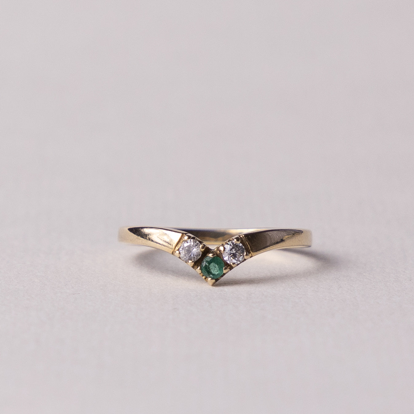 9 carat wishbone emerald zirconia ring