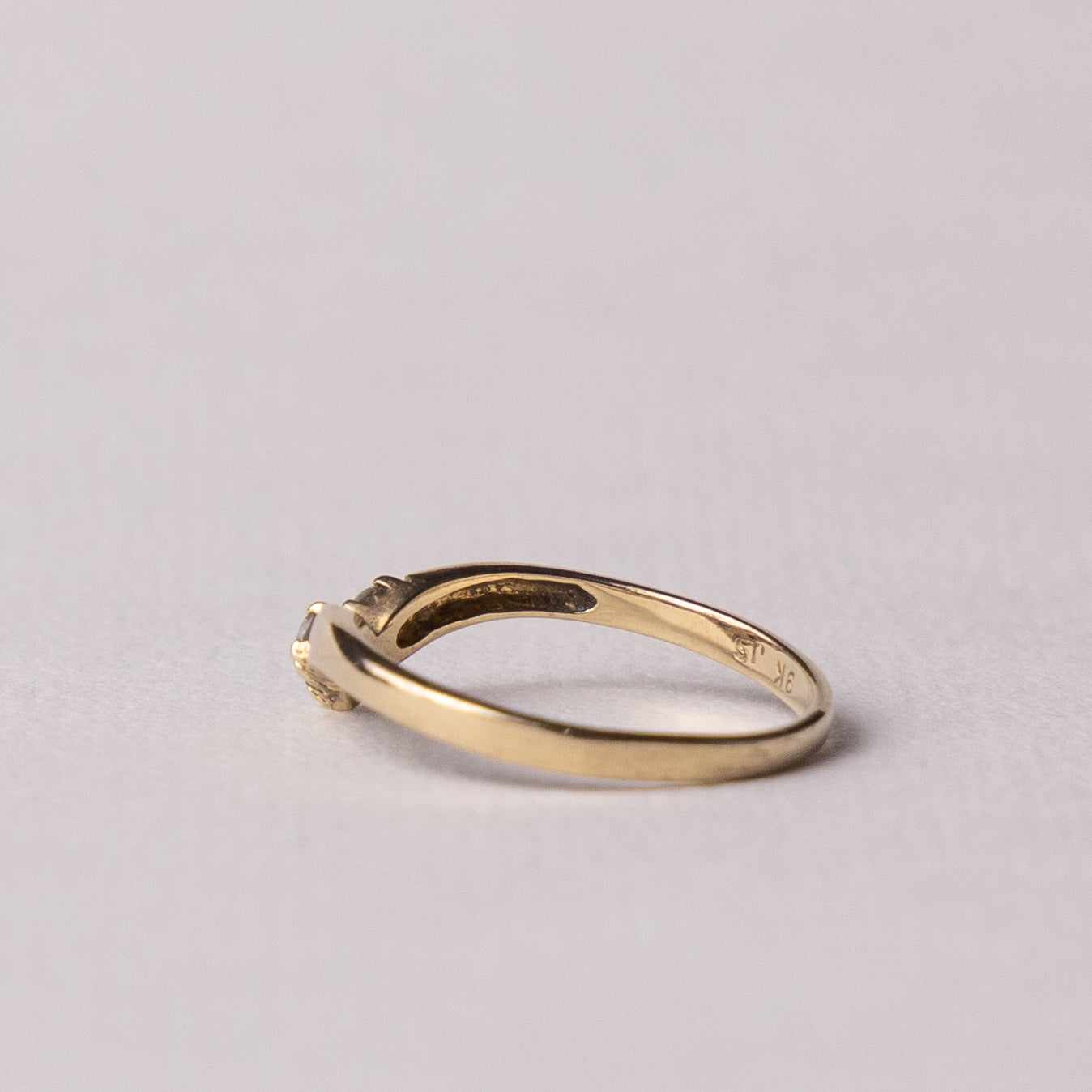 9 carat wishbone emerald zirconia ring