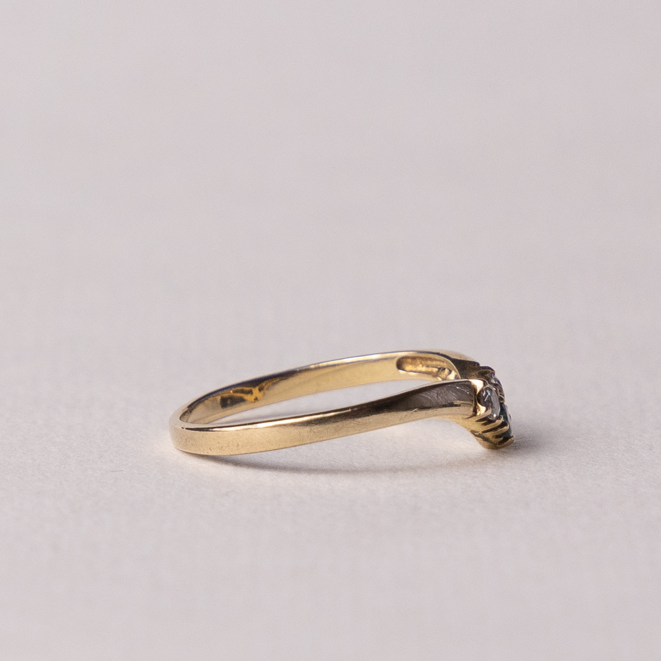 9 carat wishbone emerald zirconia ring