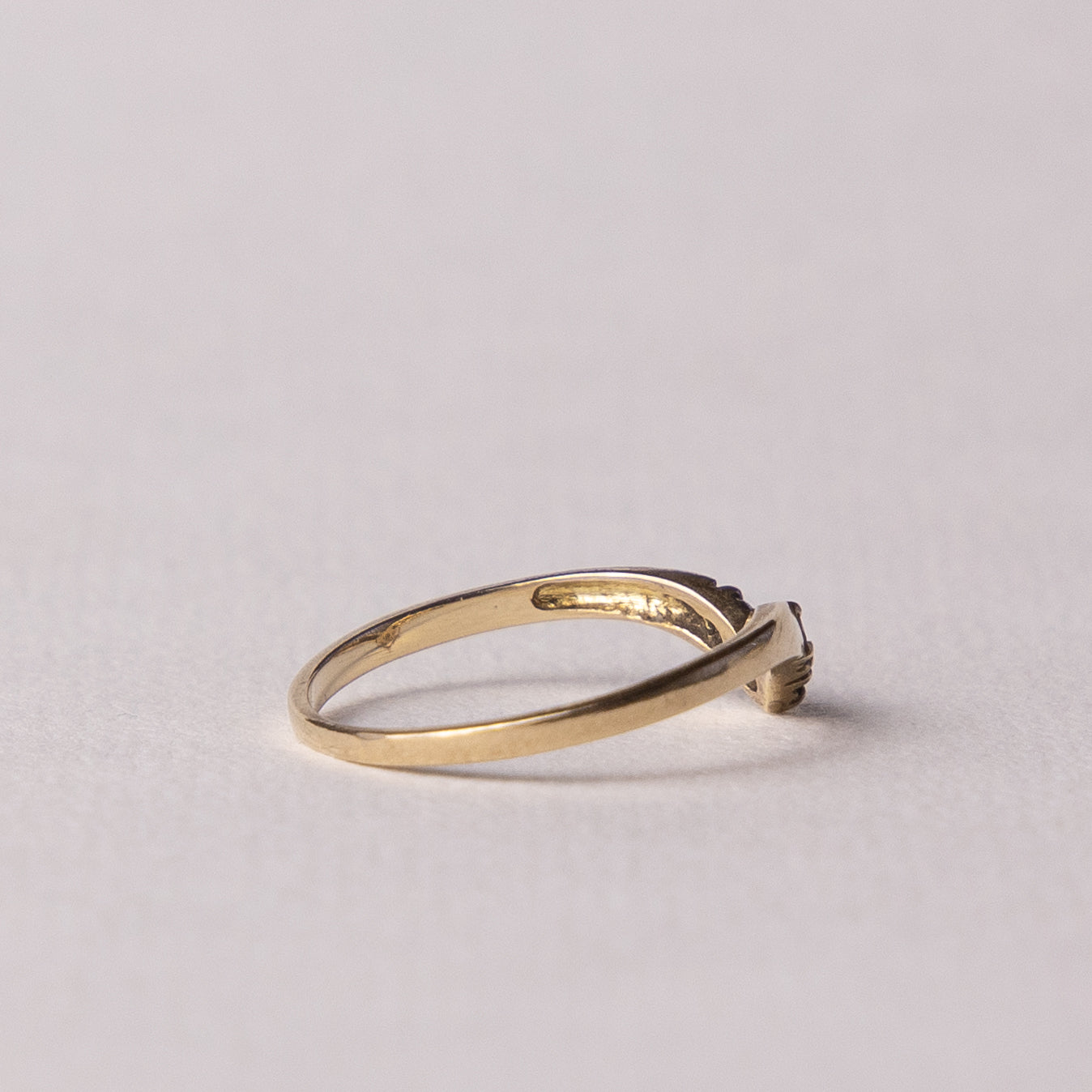 9 carat wishbone sapphire zirconia ring