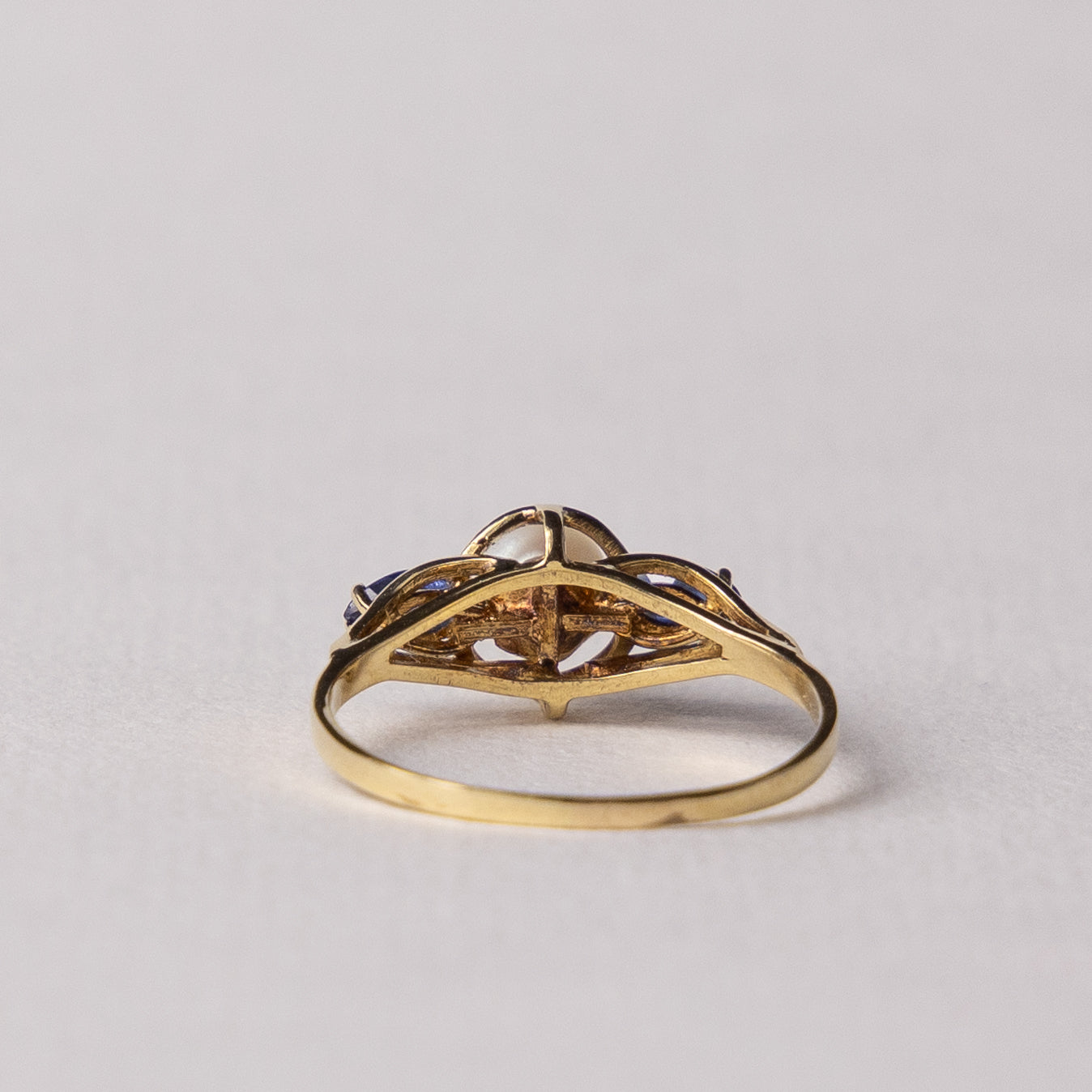18 carat pearl sapphire ring