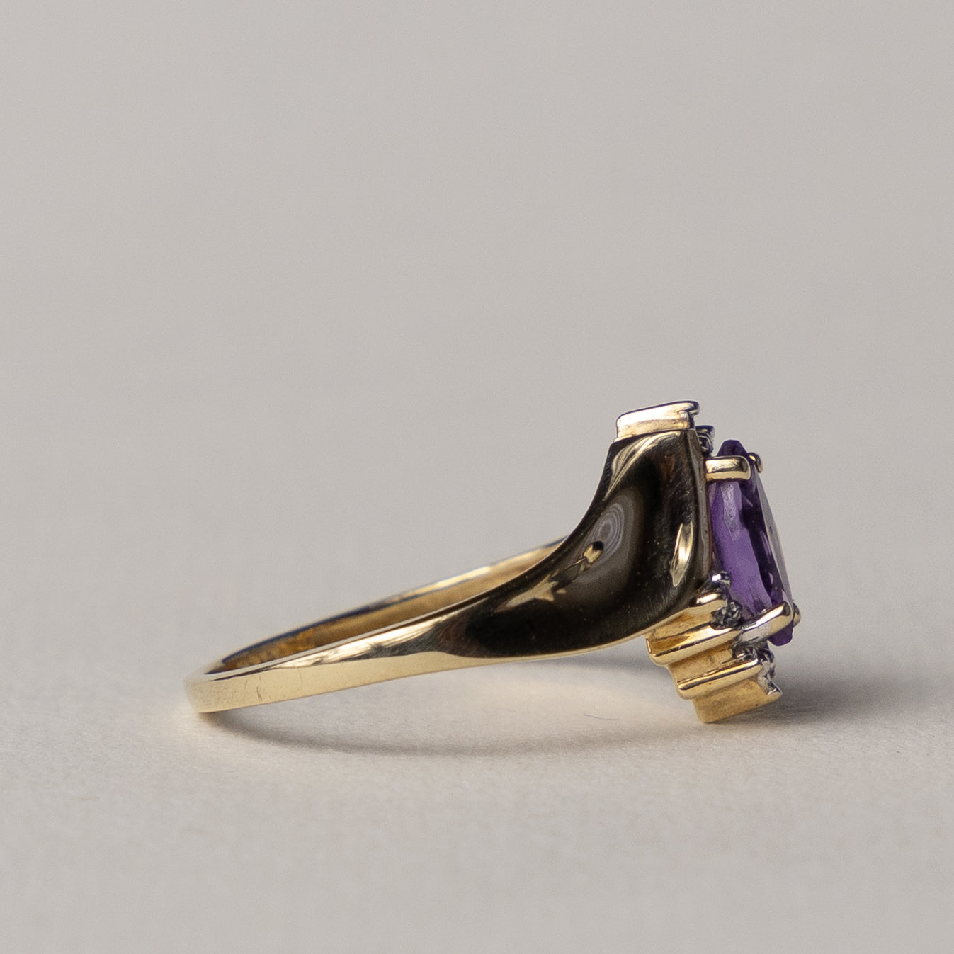9 carat amethist diamond ring