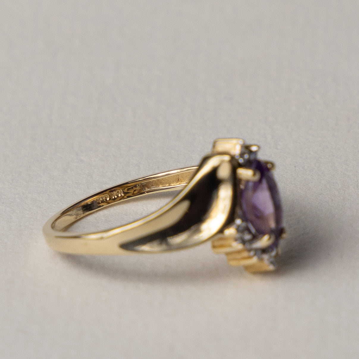 9 carat amethist diamond ring