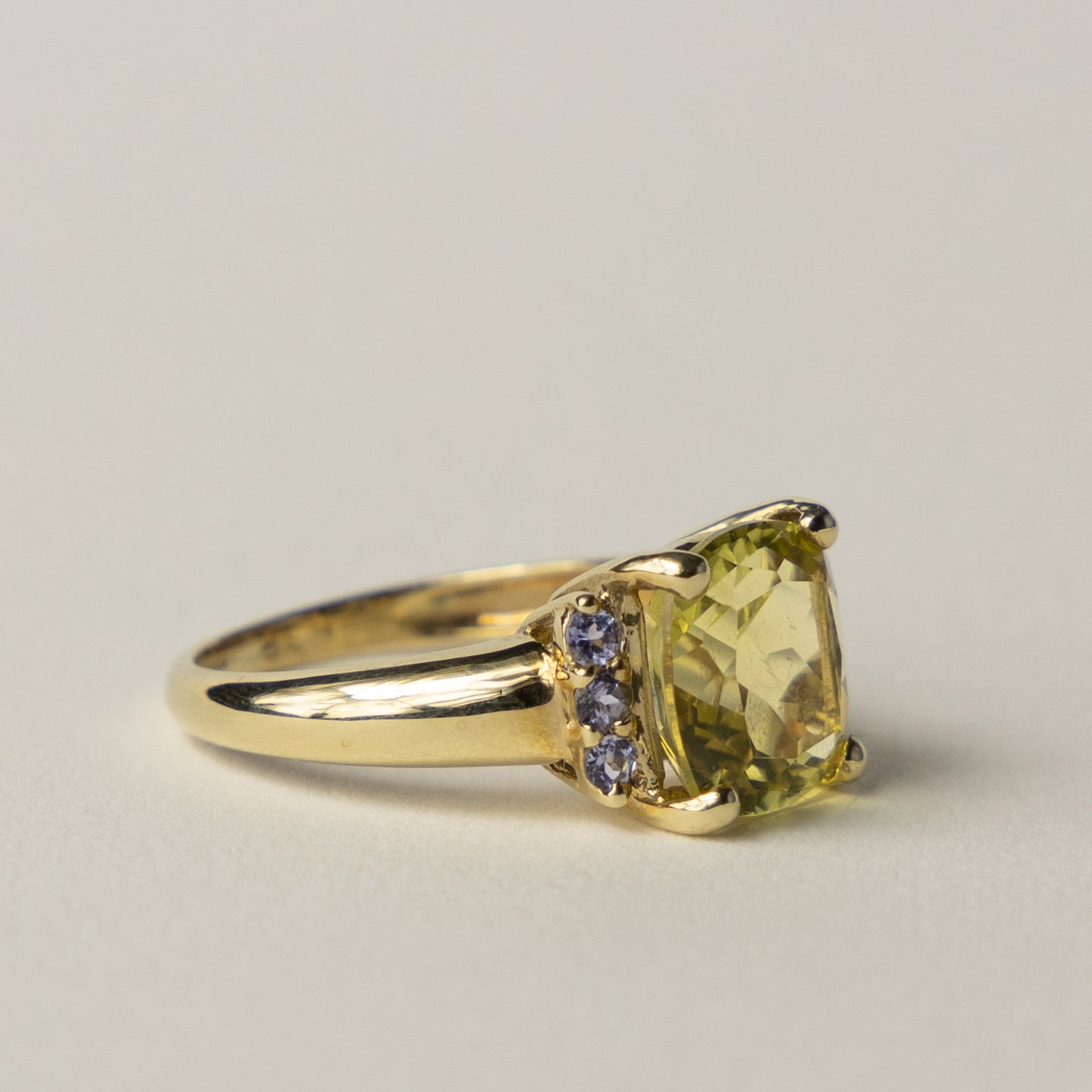 9 carat citrine tanzanite ring