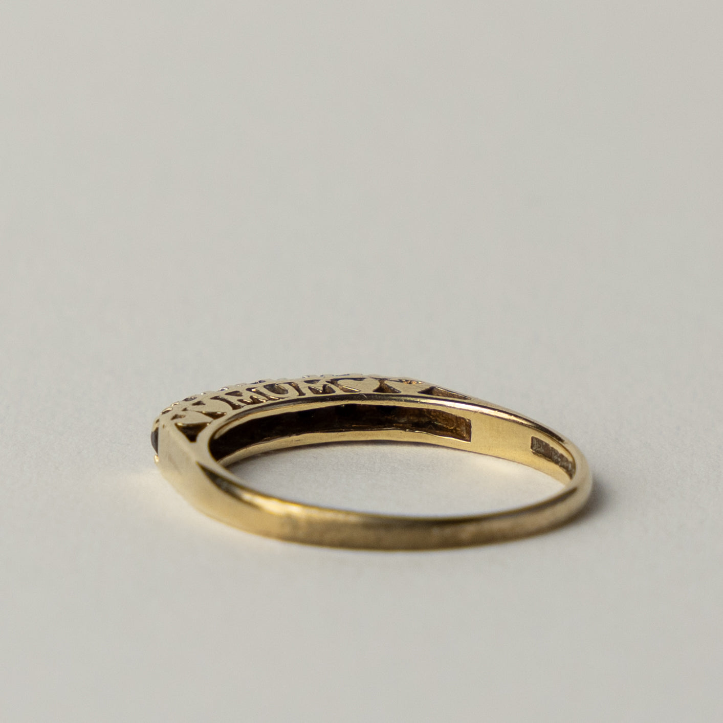 9 carat MUM ring