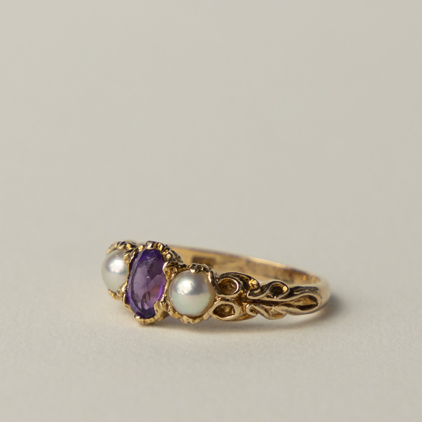 9 carat amethist pearl ring