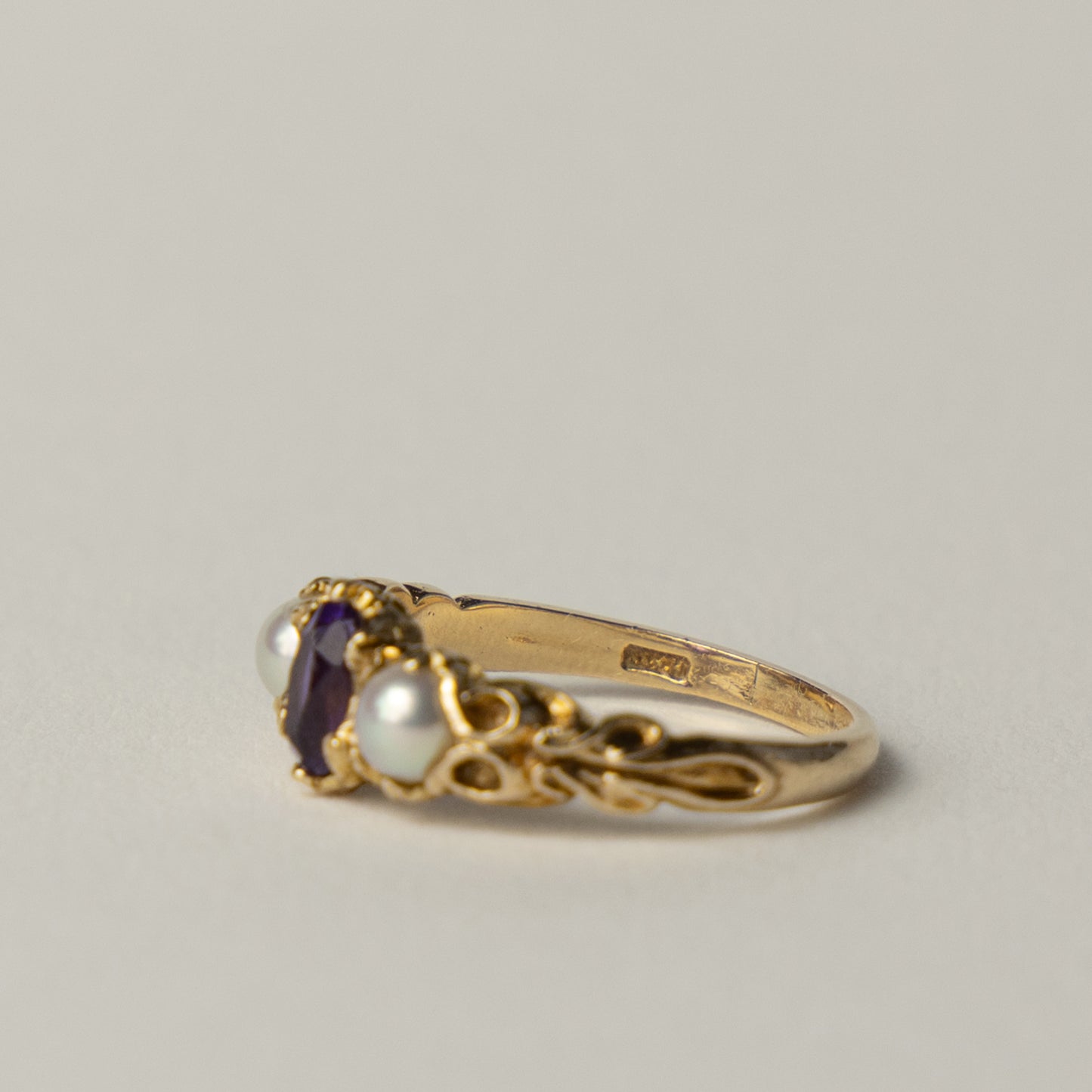 9 carat amethist pearl ring