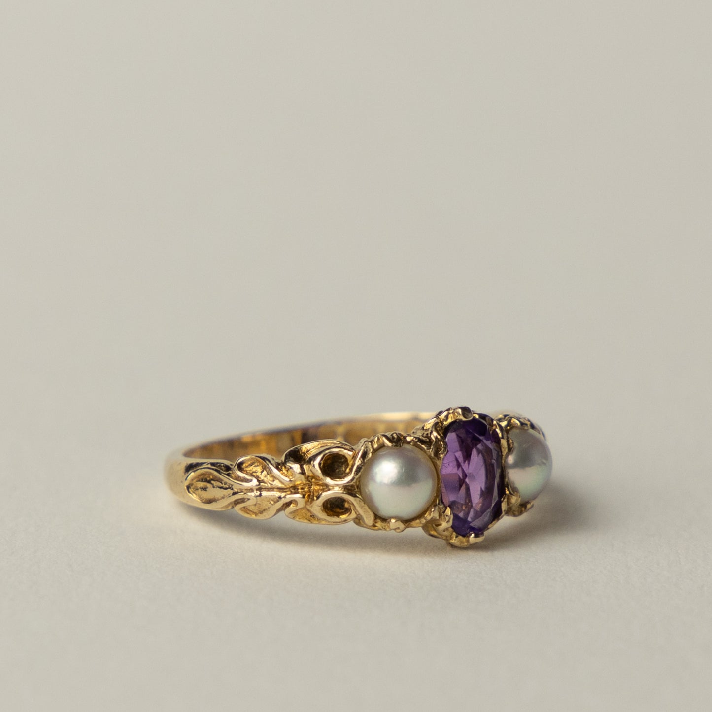 9 carat amethist pearl ring