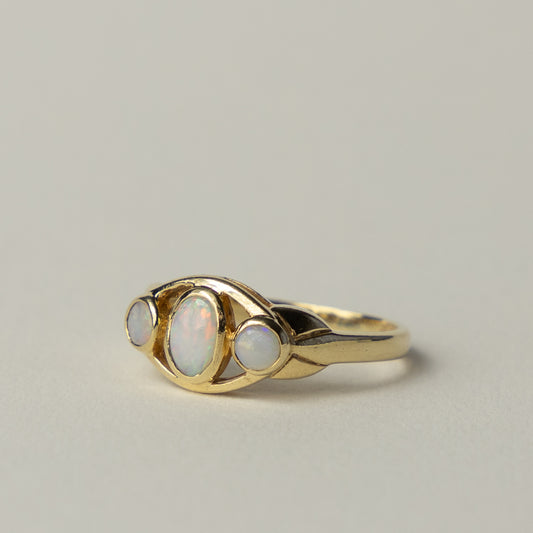 9 carat opal trio ring