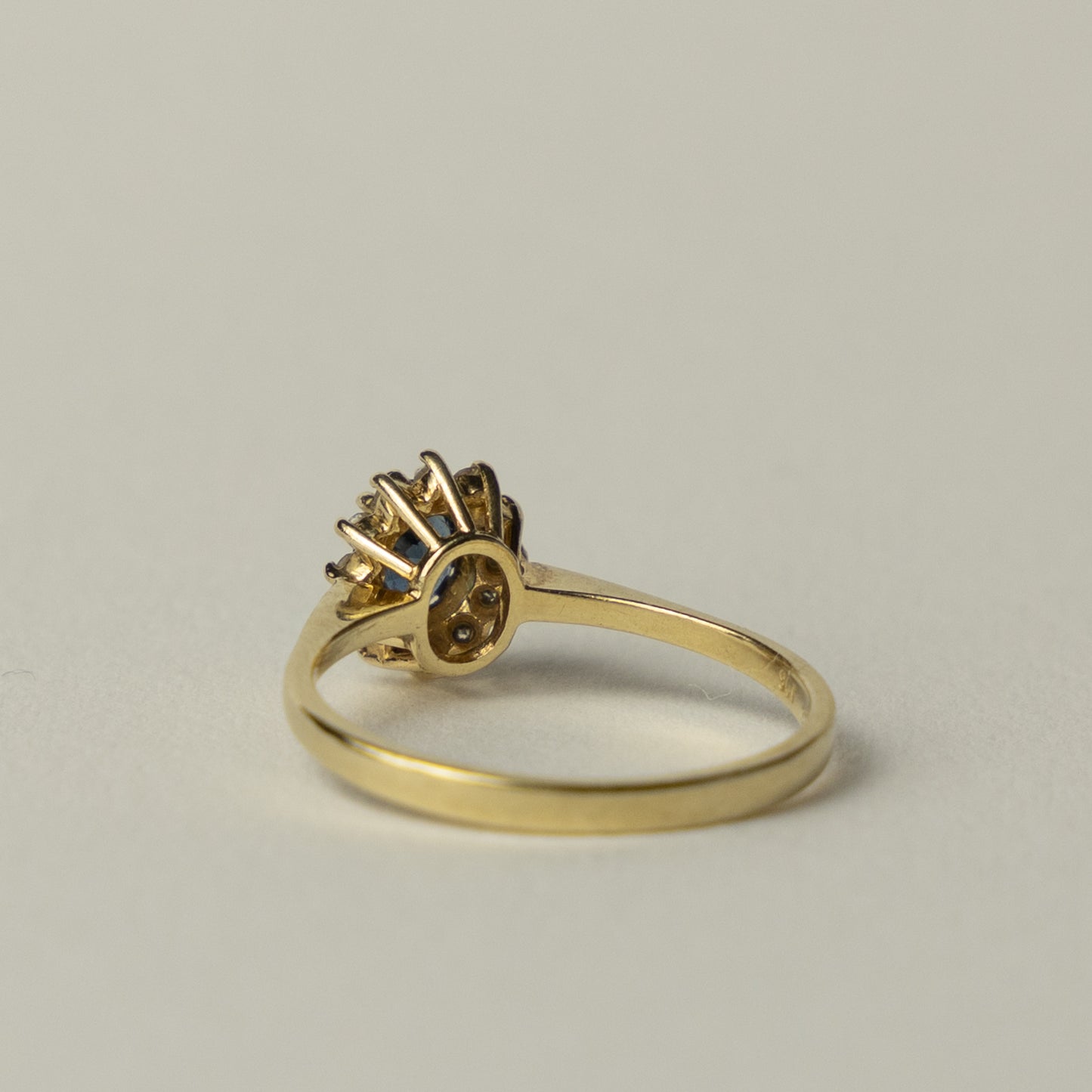 9 carat diana ring