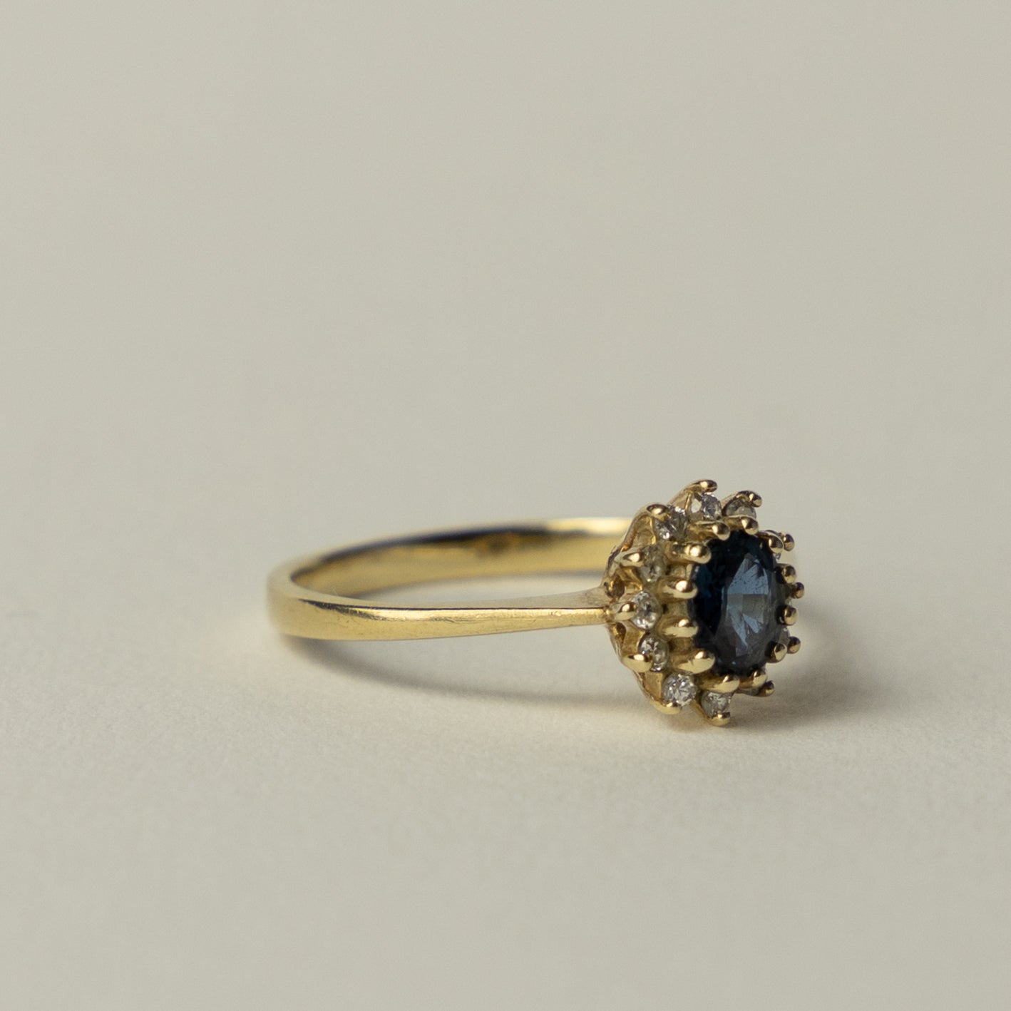 9 carat diana ring